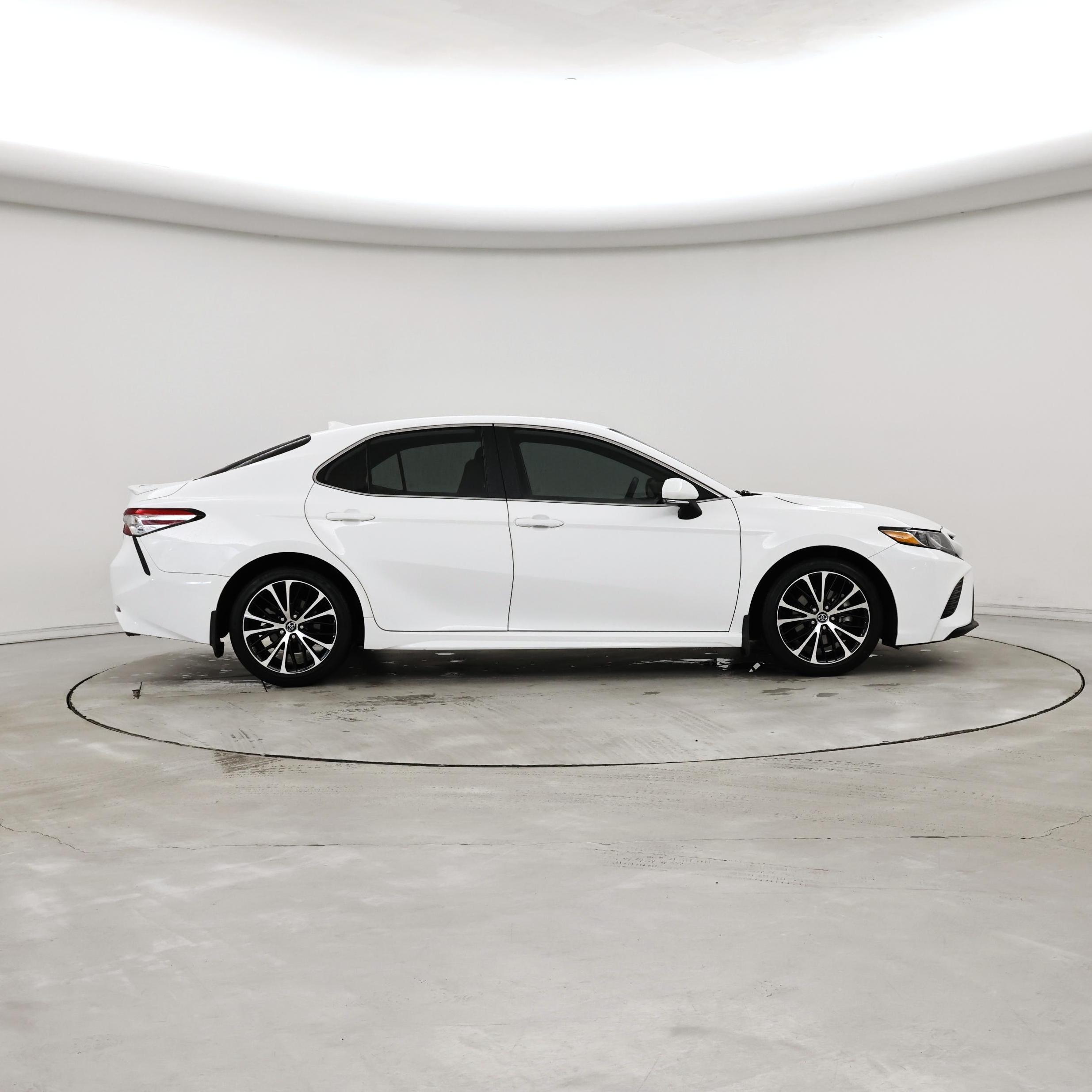 Thumbnail: 2020 Toyota Camry - 7
