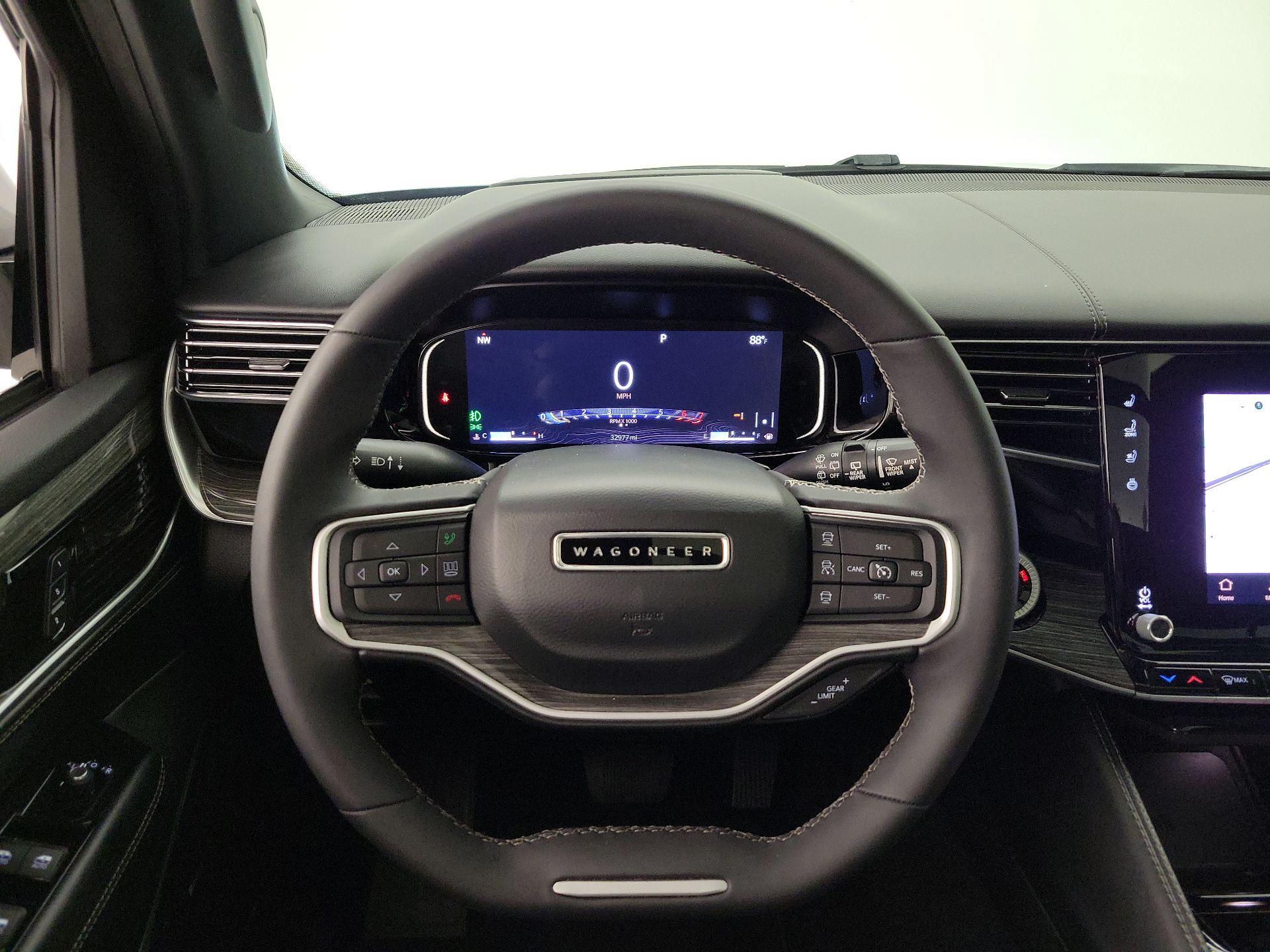 Thumbnail: 2022 Jeep Wagoneer - 10