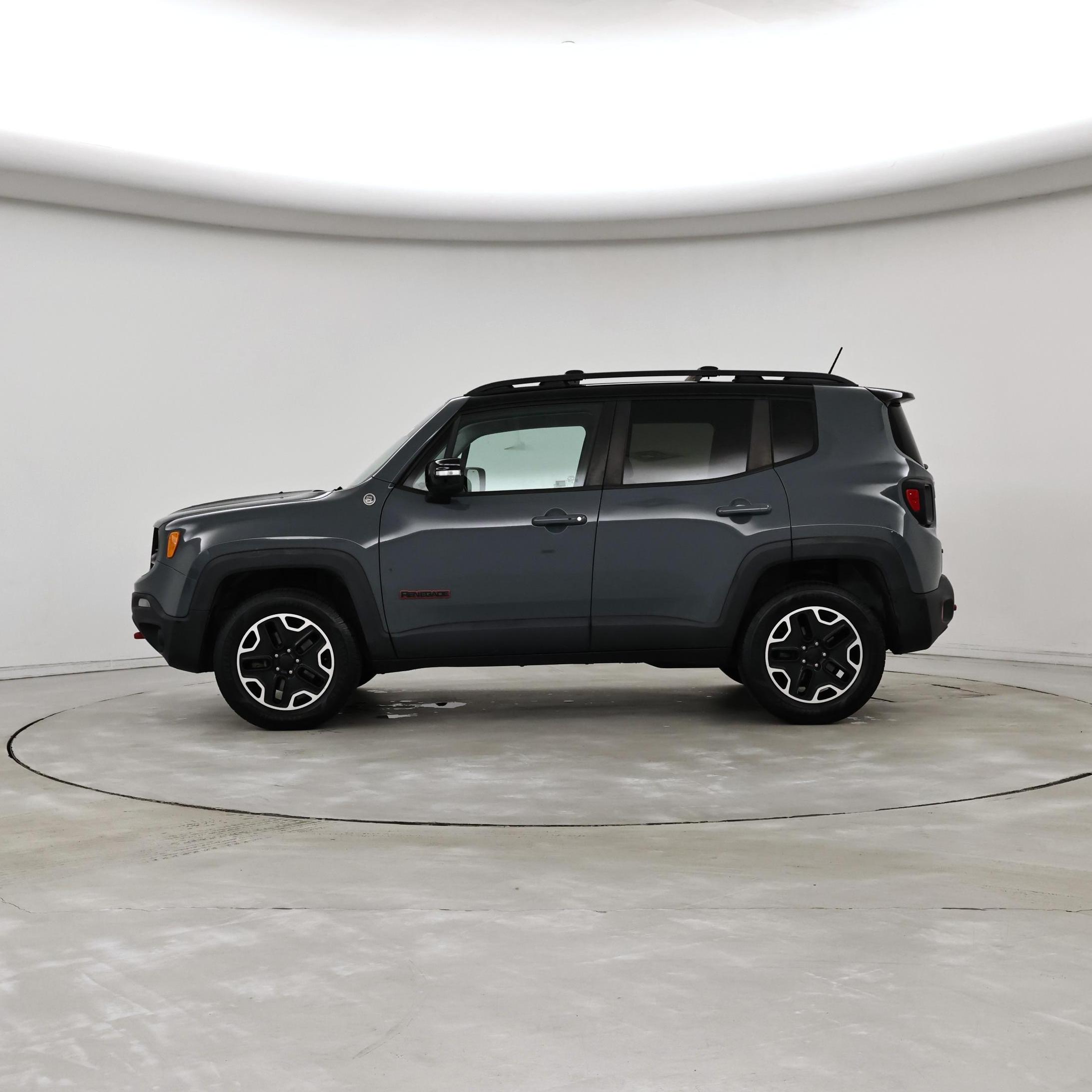 Thumbnail: 2016 Jeep Renegade - 3