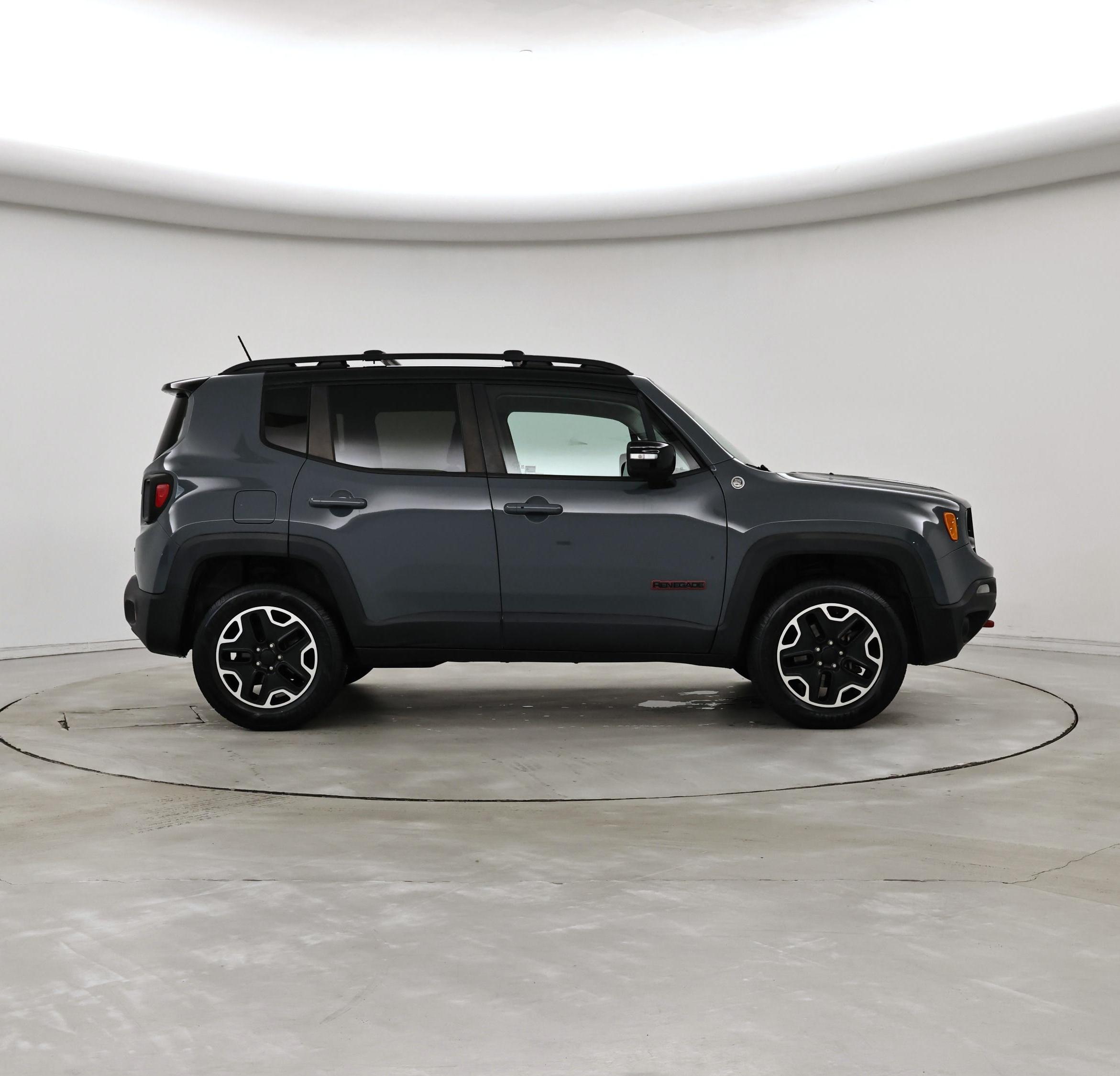 Thumbnail: 2016 Jeep Renegade - 7