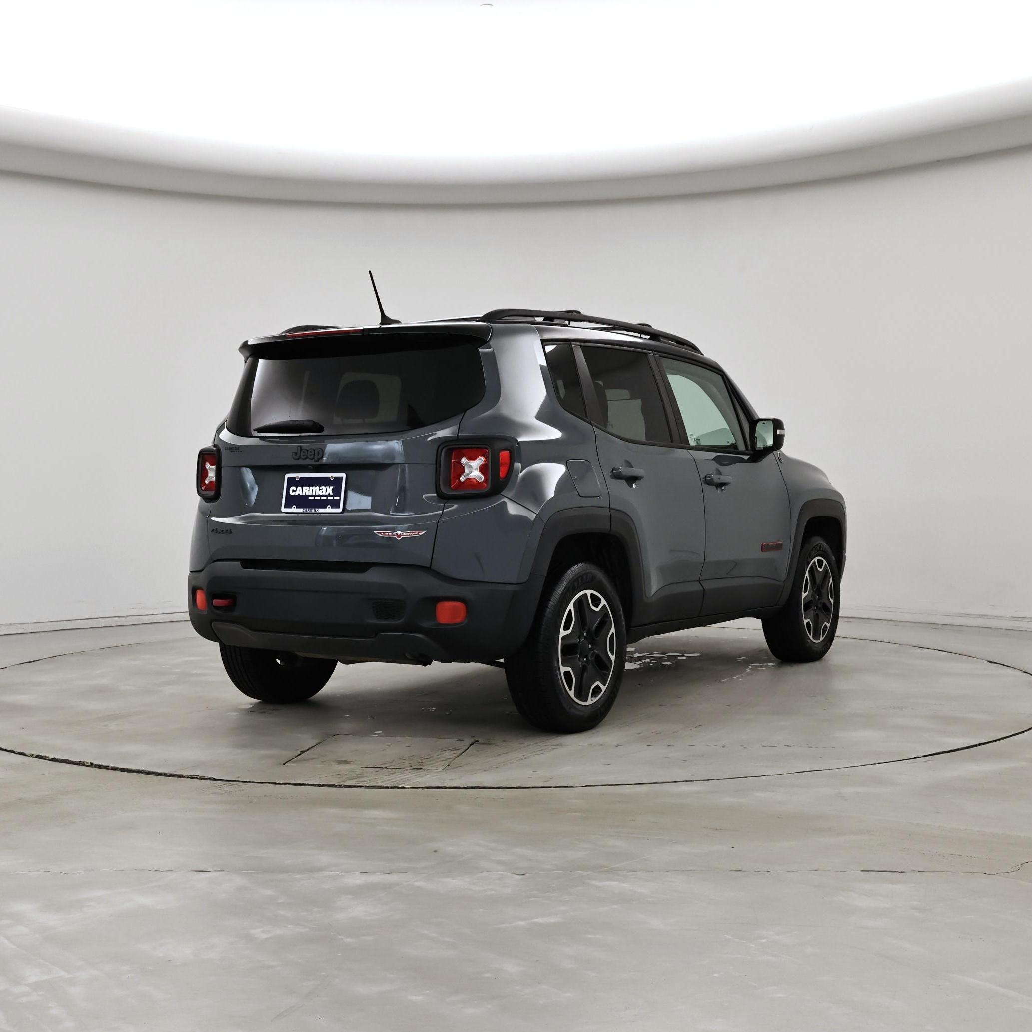Thumbnail: 2016 Jeep Renegade - 8