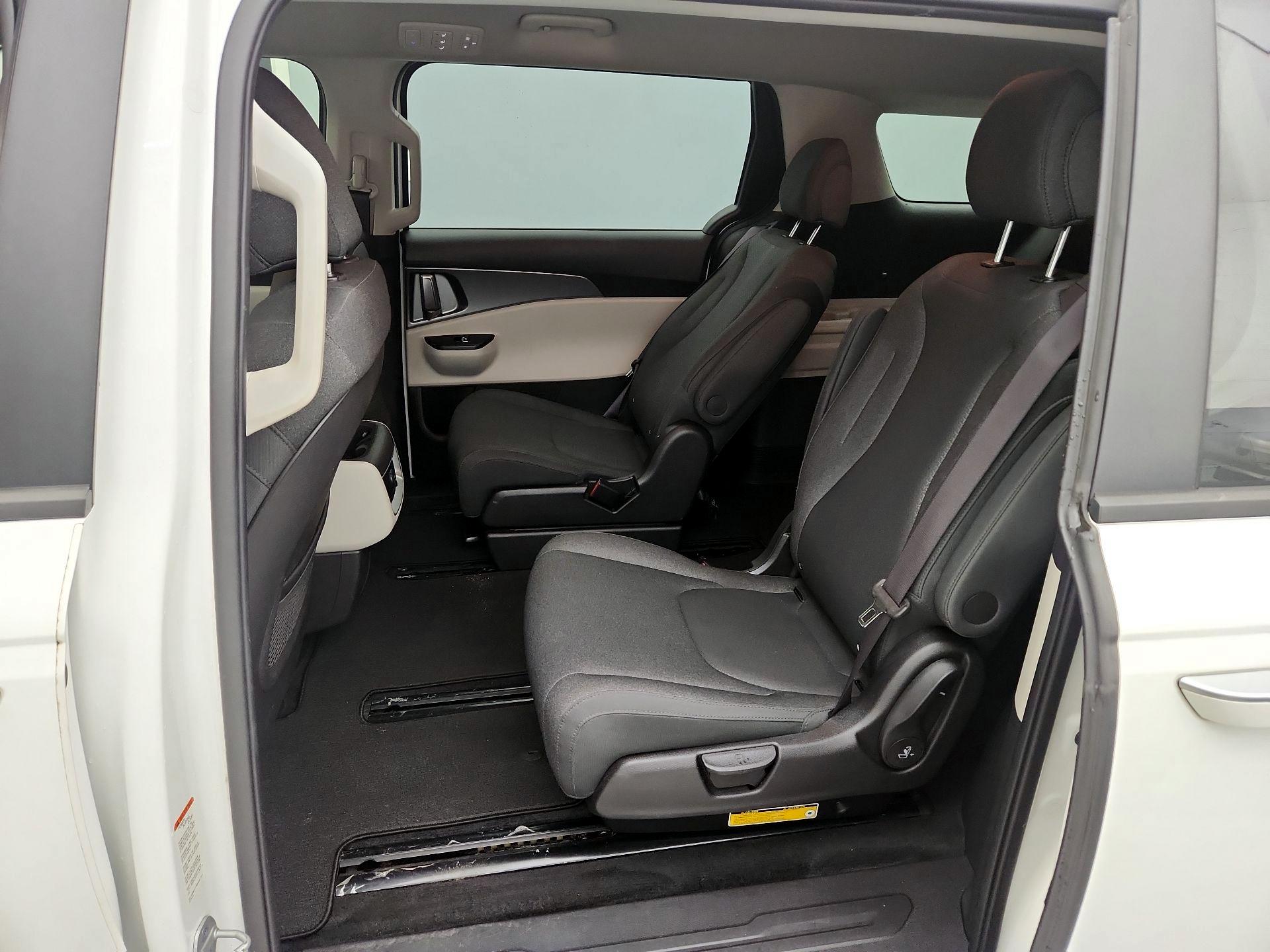 Thumbnail: 2022 Kia Carnival - 19