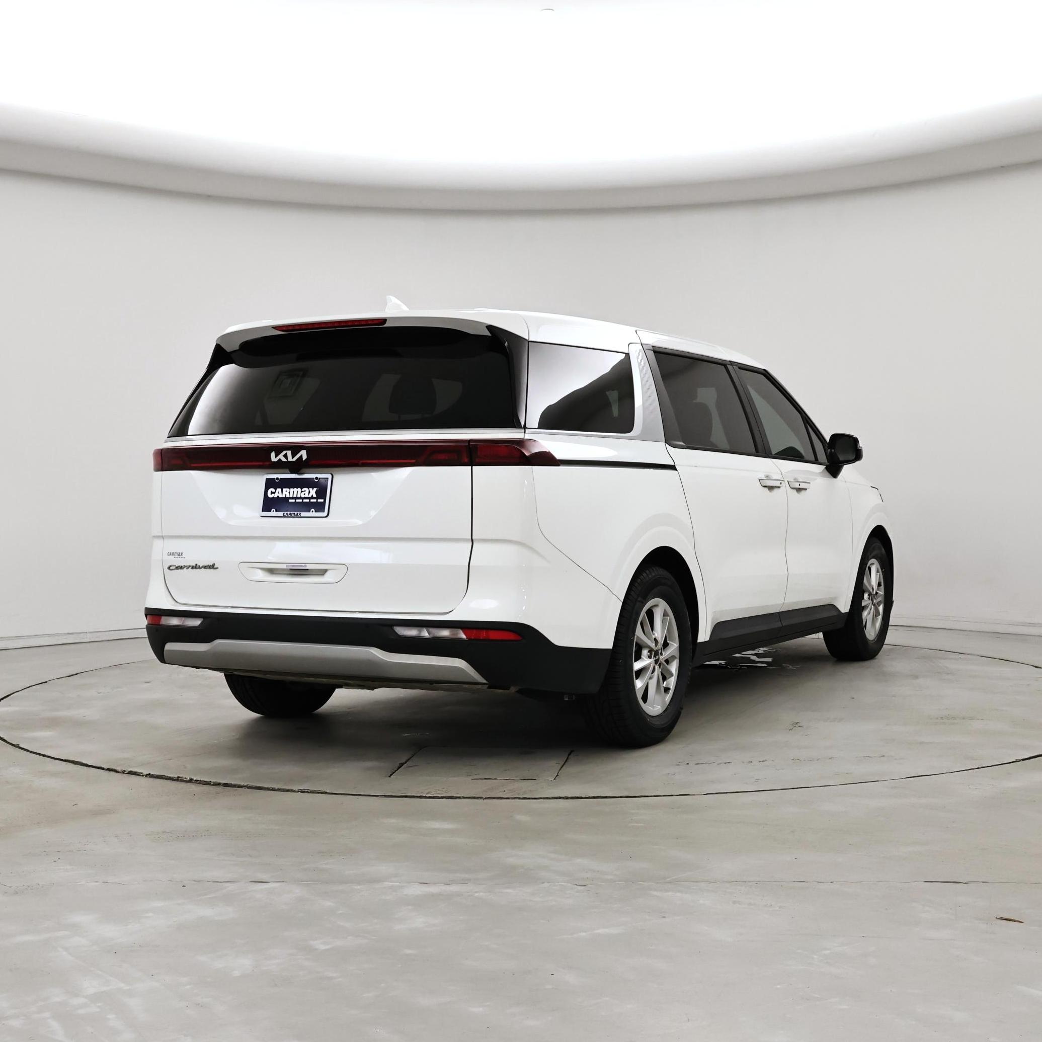 Thumbnail: 2022 Kia Carnival - 8