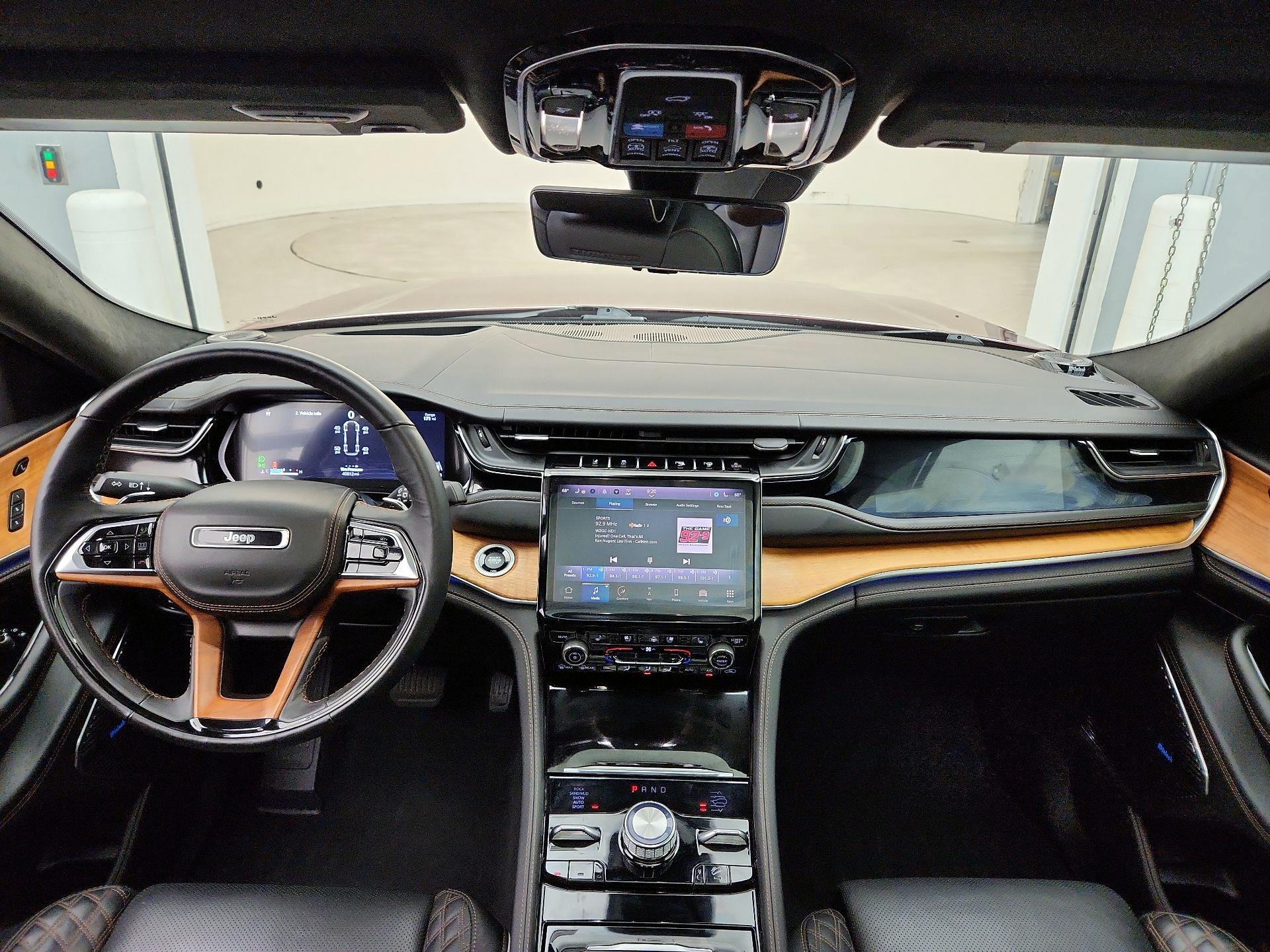 Thumbnail: 2023 Jeep Grand Cherokee L - 9