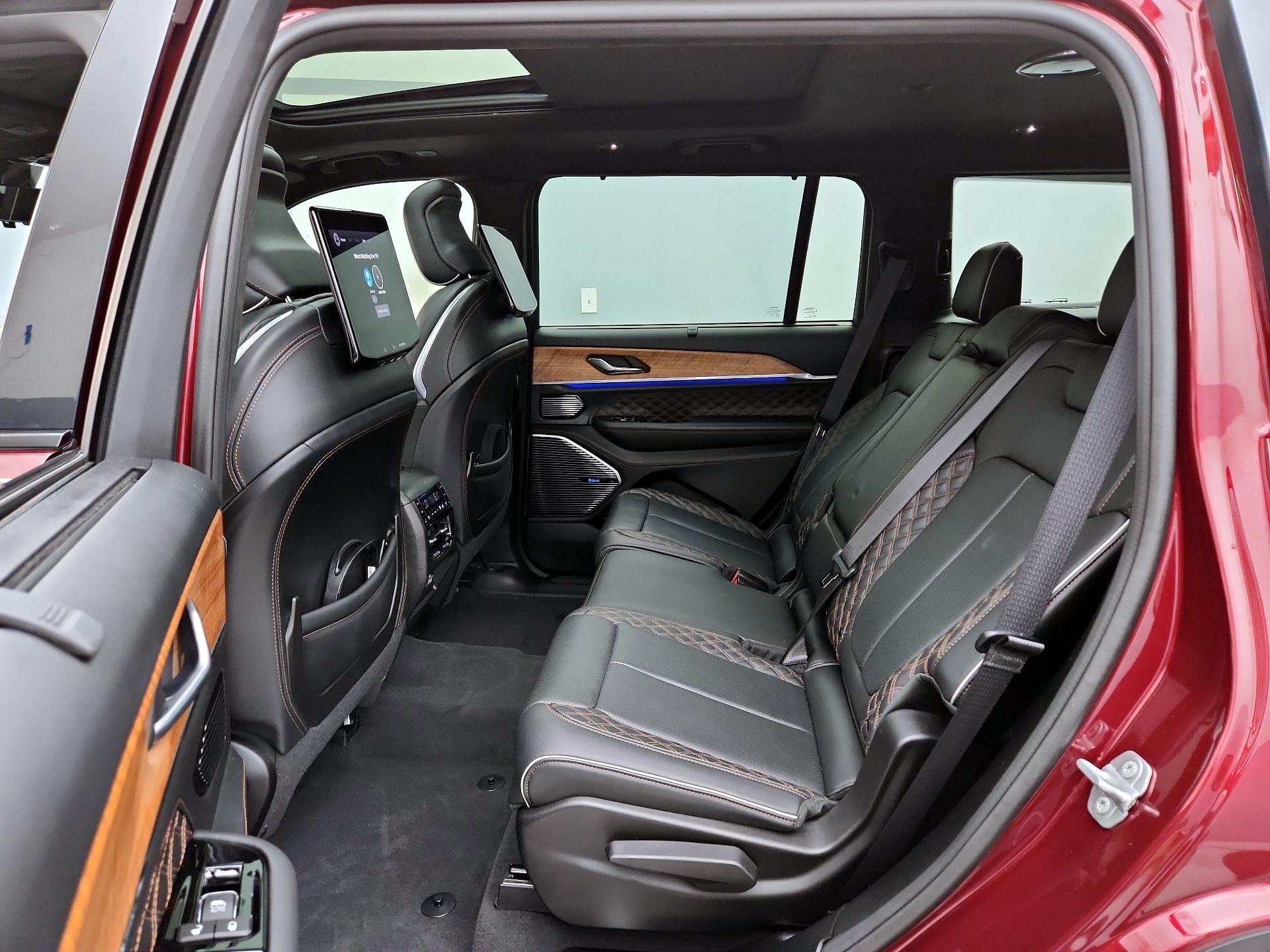 Thumbnail: 2023 Jeep Grand Cherokee L - 20