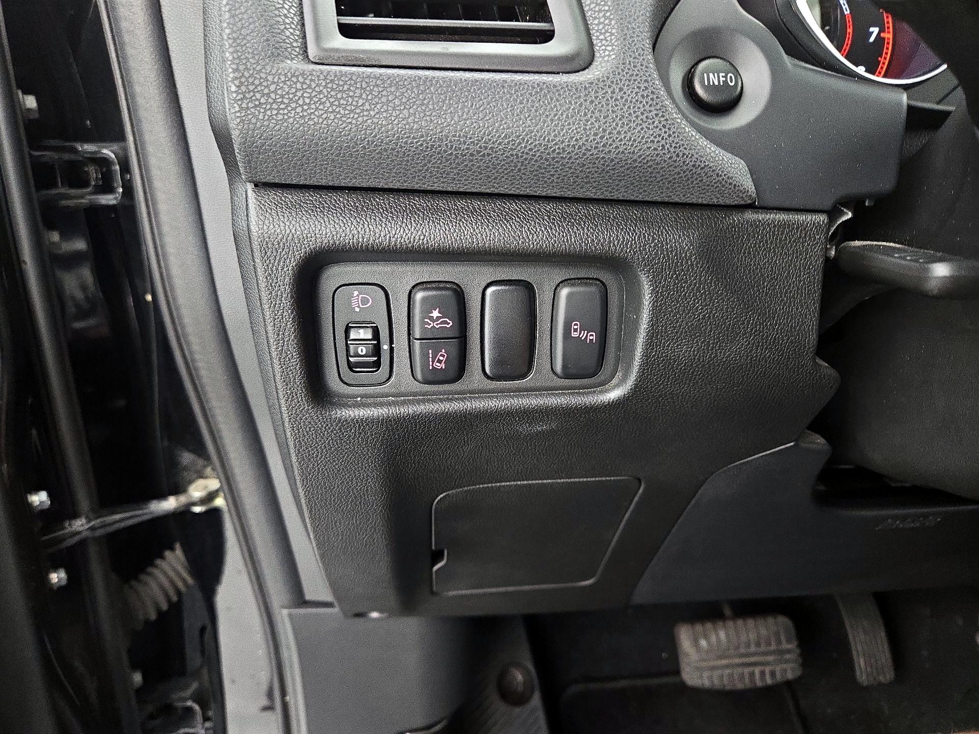 Thumbnail: 2019 Mitsubishi Outlander Sport - 13