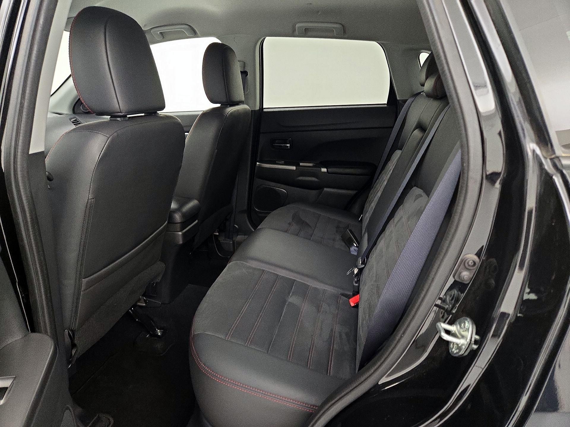 Thumbnail: 2019 Mitsubishi Outlander Sport - 20