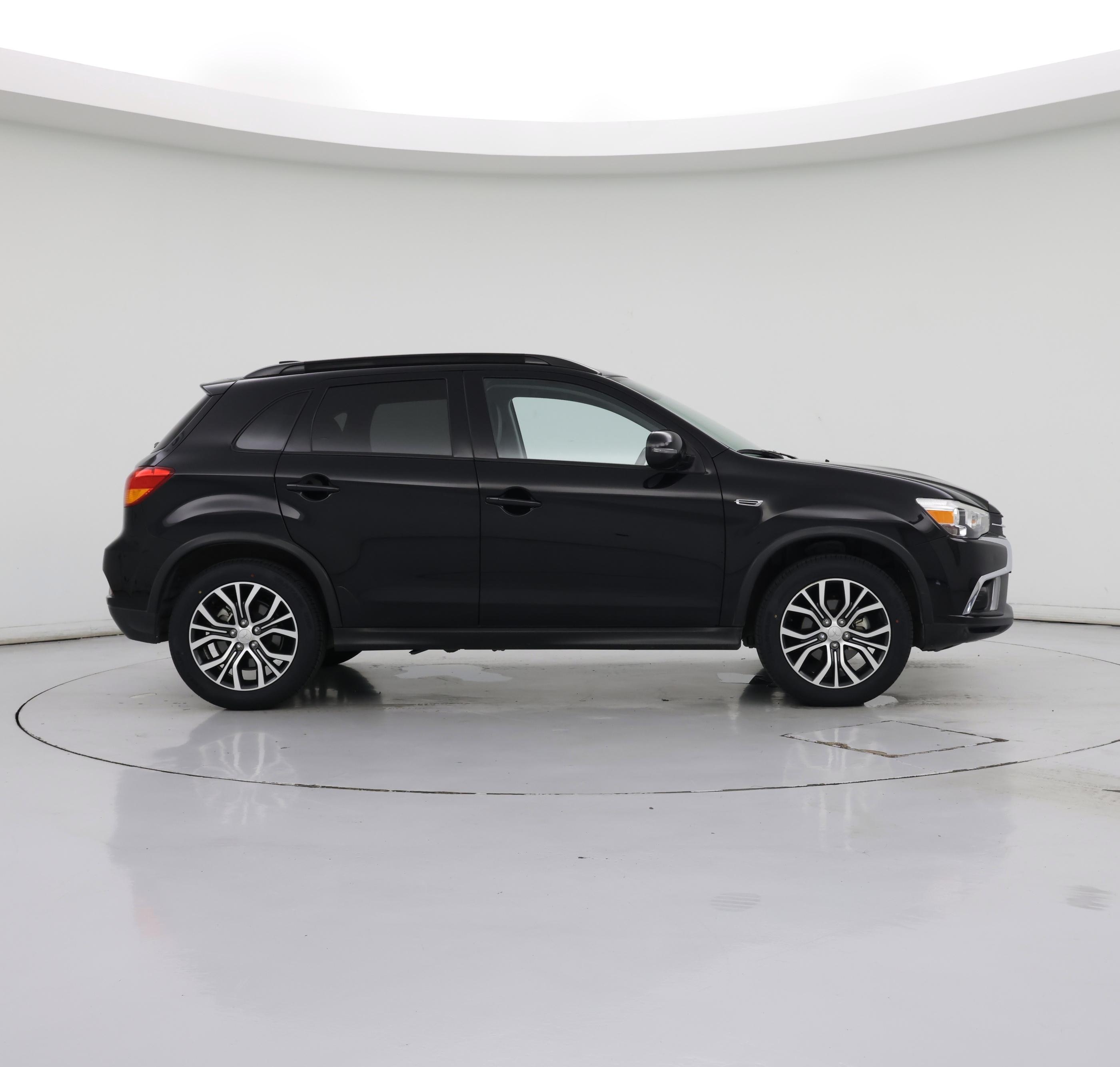 Thumbnail: 2019 Mitsubishi Outlander Sport - 7
