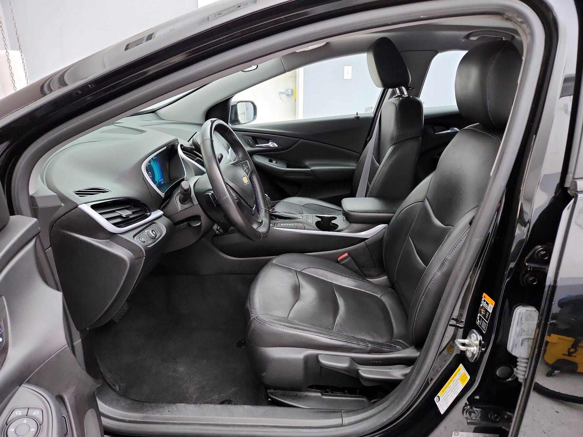 Thumbnail: 2017 Chevrolet Volt - 11