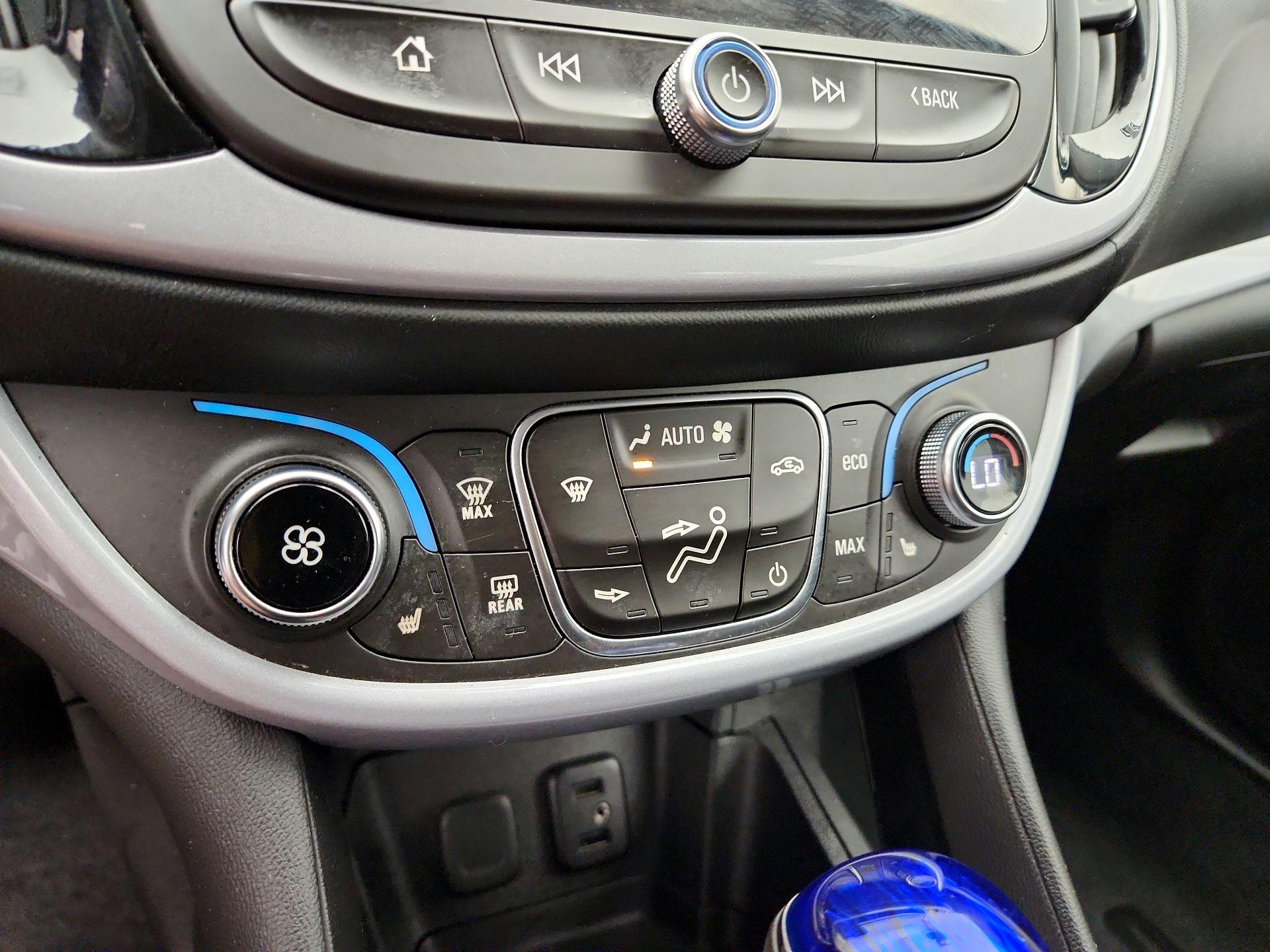 Thumbnail: 2017 Chevrolet Volt - 16