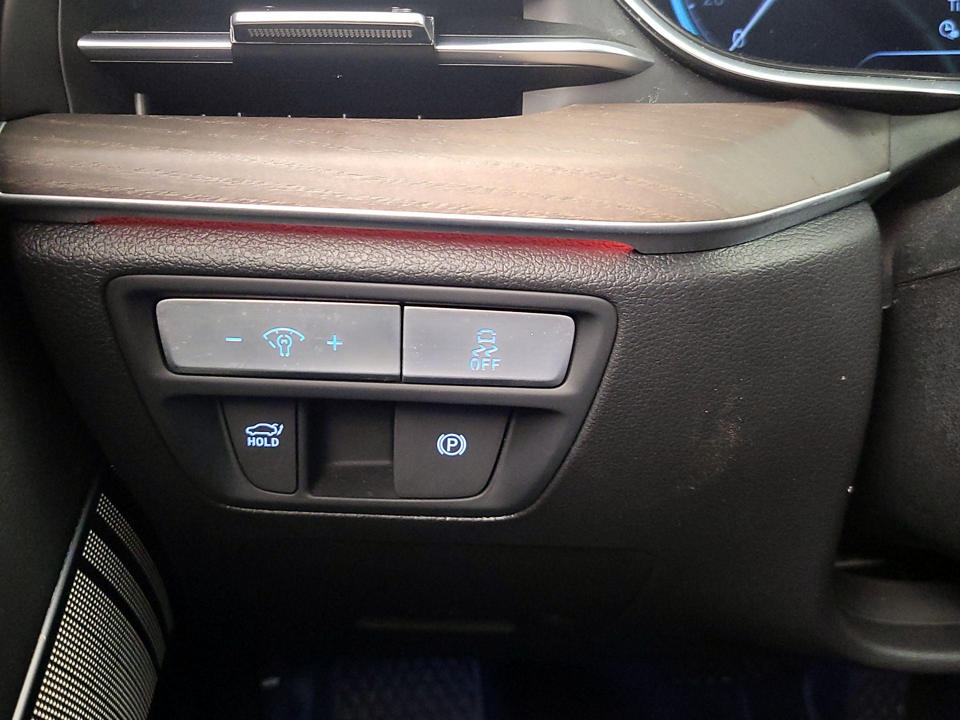 Thumbnail: 2023 Genesis G80 - 13