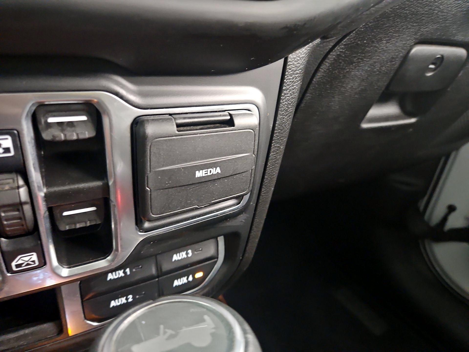 Thumbnail: 2022 Jeep Wrangler - 19