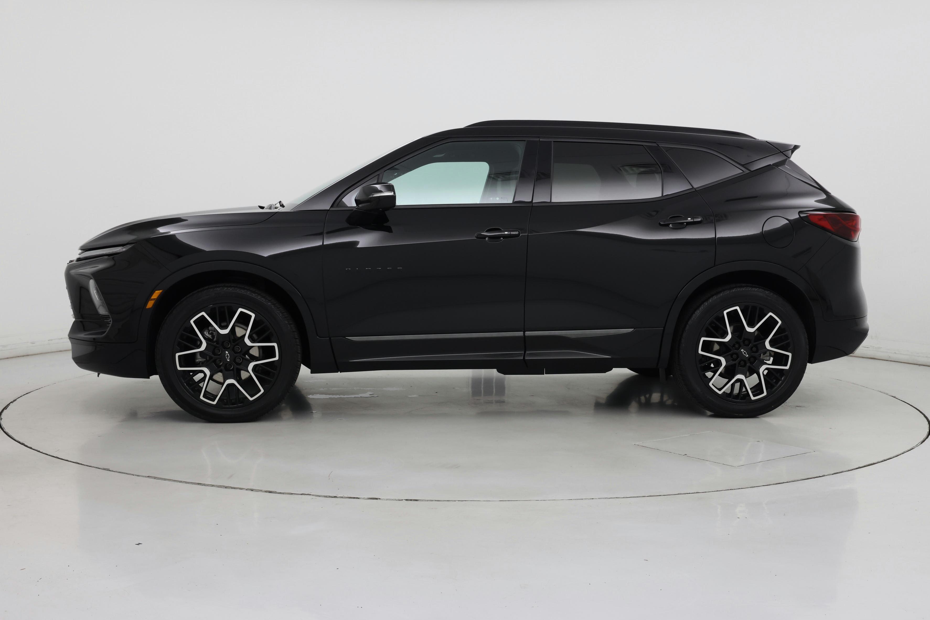 Thumbnail: 2023 Chevrolet Blazer - 3