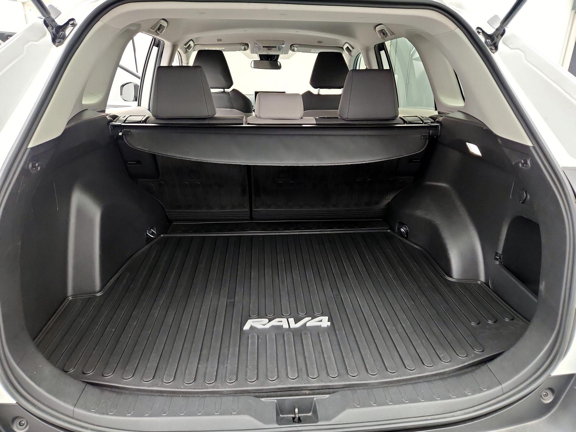 Thumbnail: 2023 Toyota RAV4 - 20