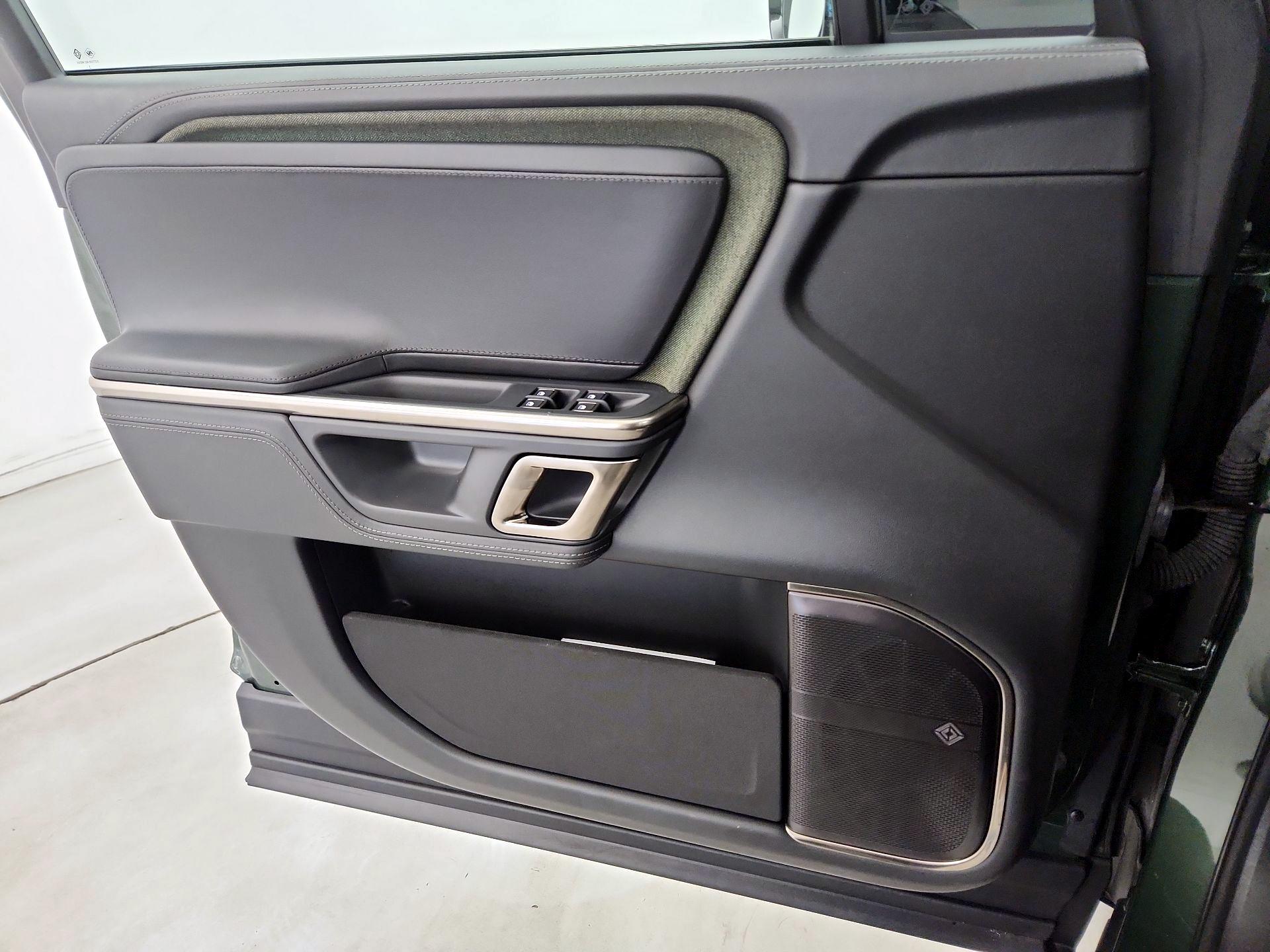 Thumbnail: 2024 Rivian R1S - 12
