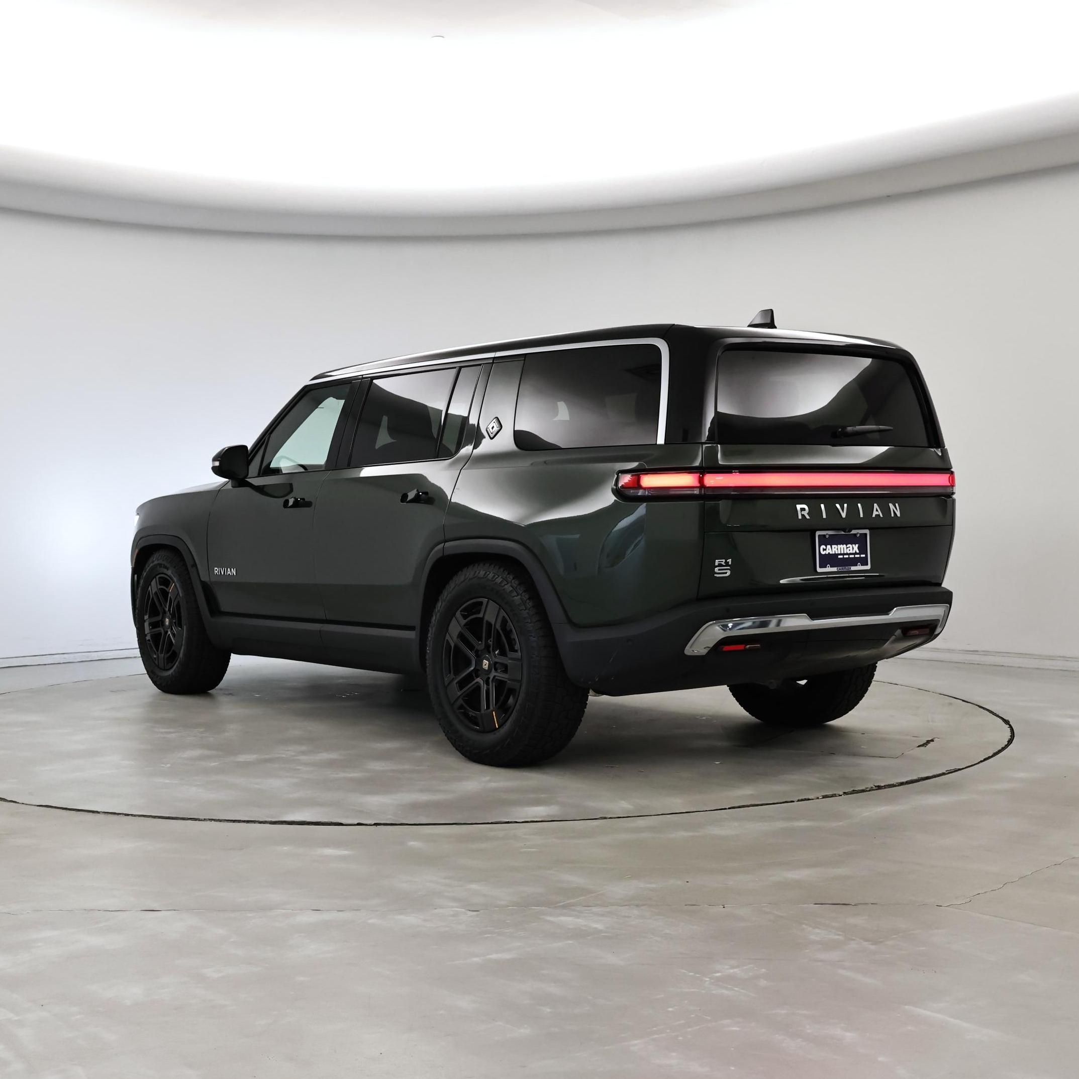 Thumbnail: 2024 Rivian R1S - 2