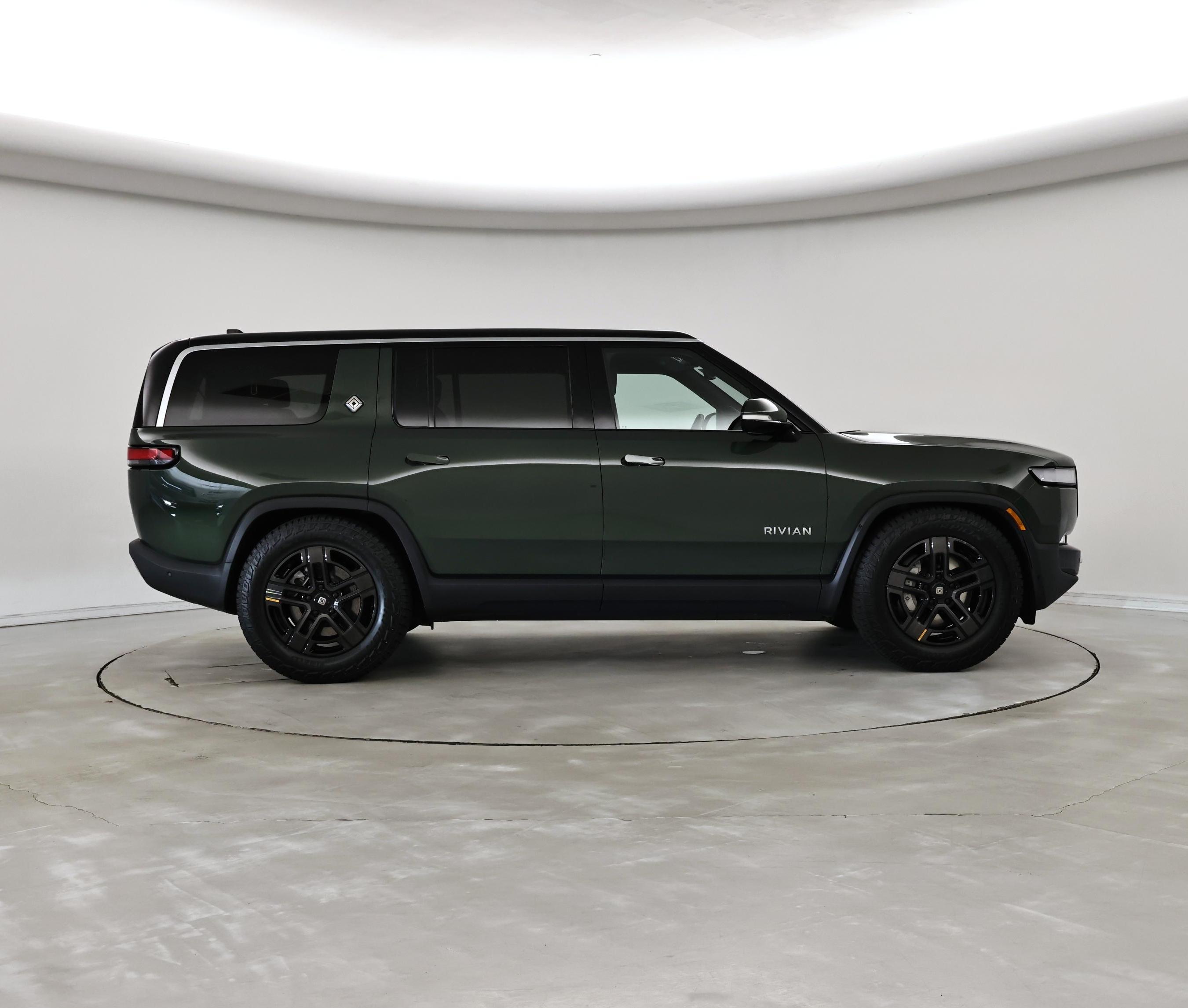 Thumbnail: 2024 Rivian R1S - 7