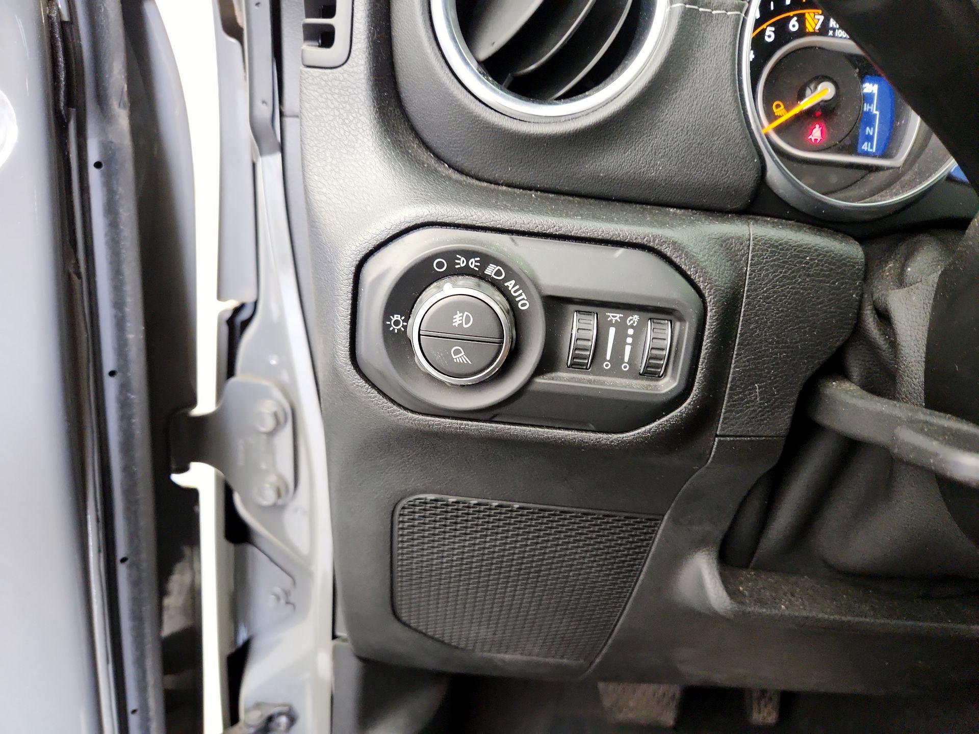 Thumbnail: 2021 Jeep Gladiator - 13