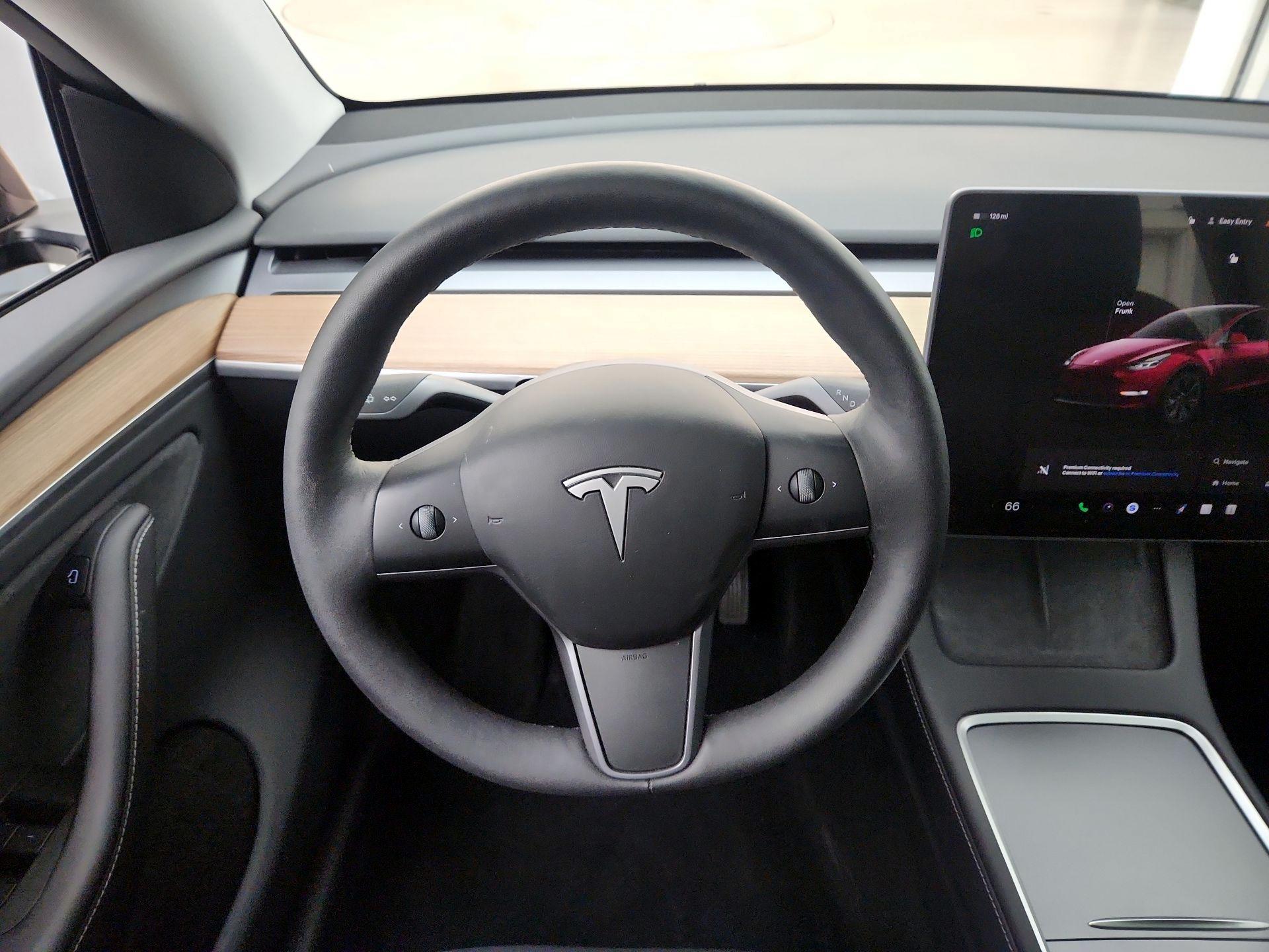 Thumbnail: 2025 Tesla Model Y - 10