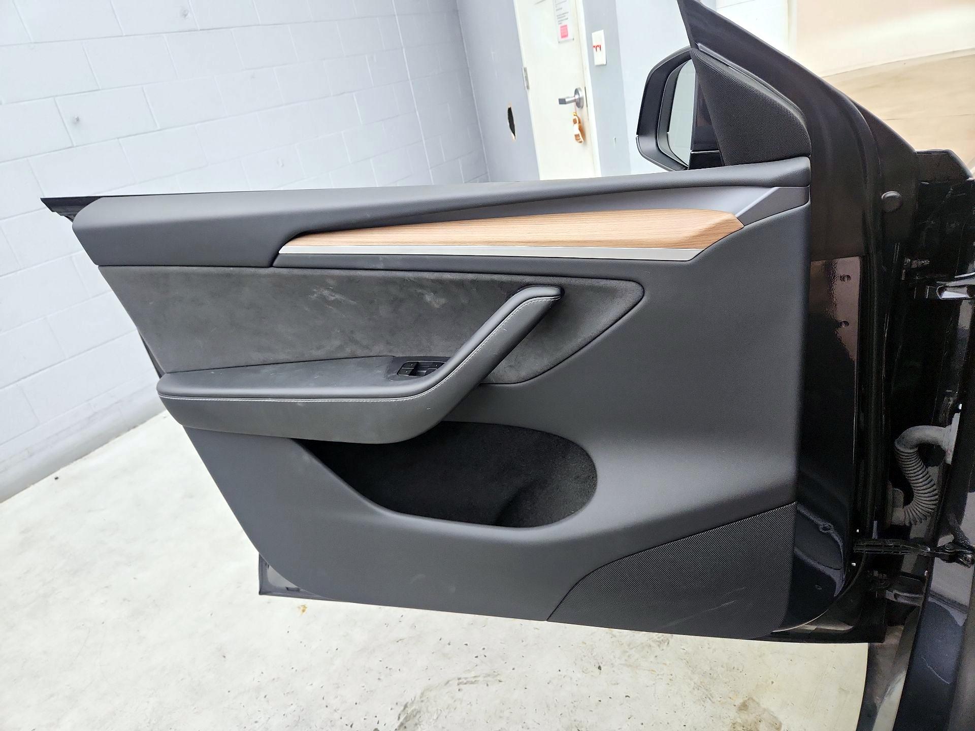 Thumbnail: 2025 Tesla Model Y - 12