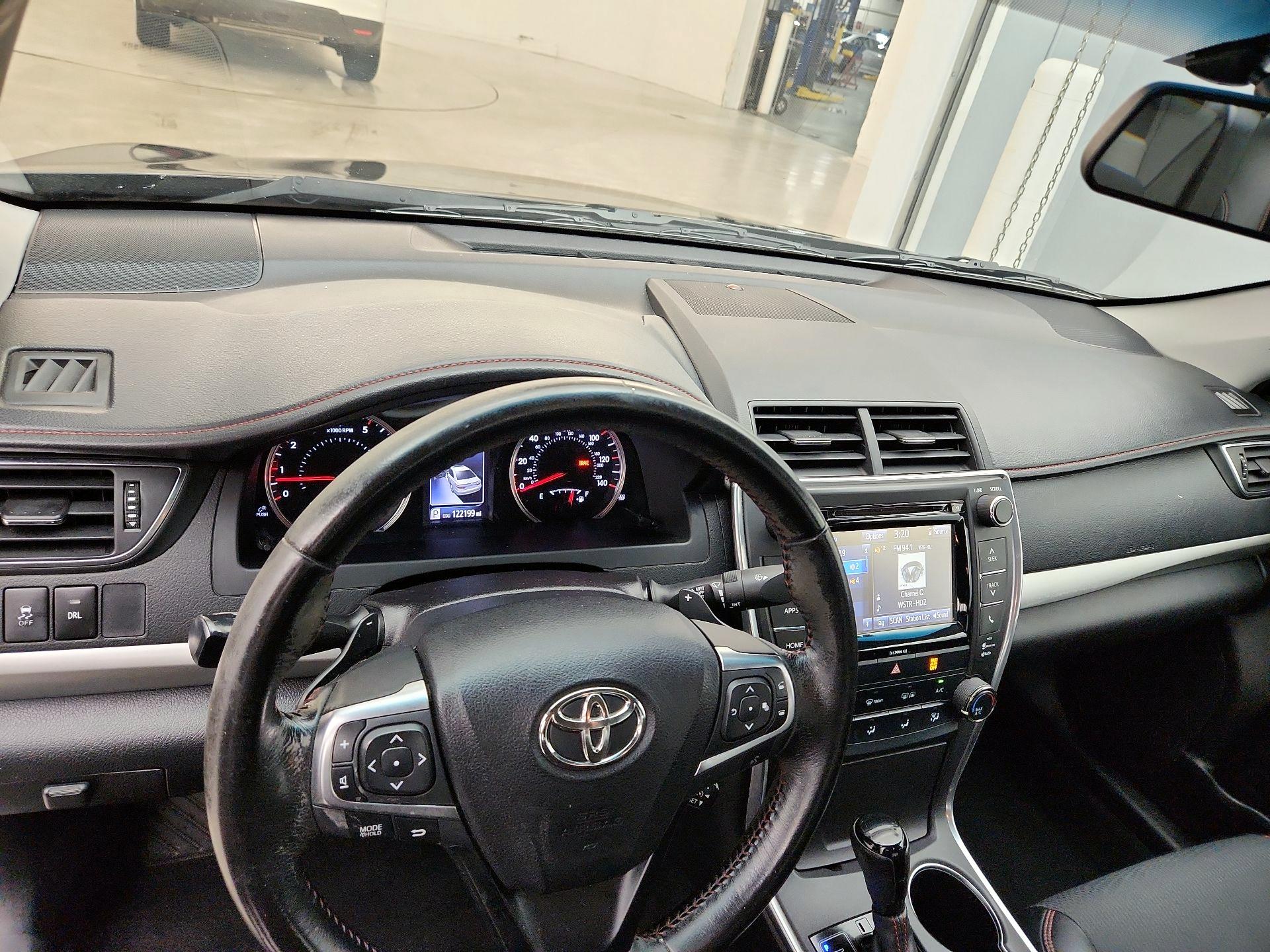 Thumbnail: 2016 Toyota Camry - 9