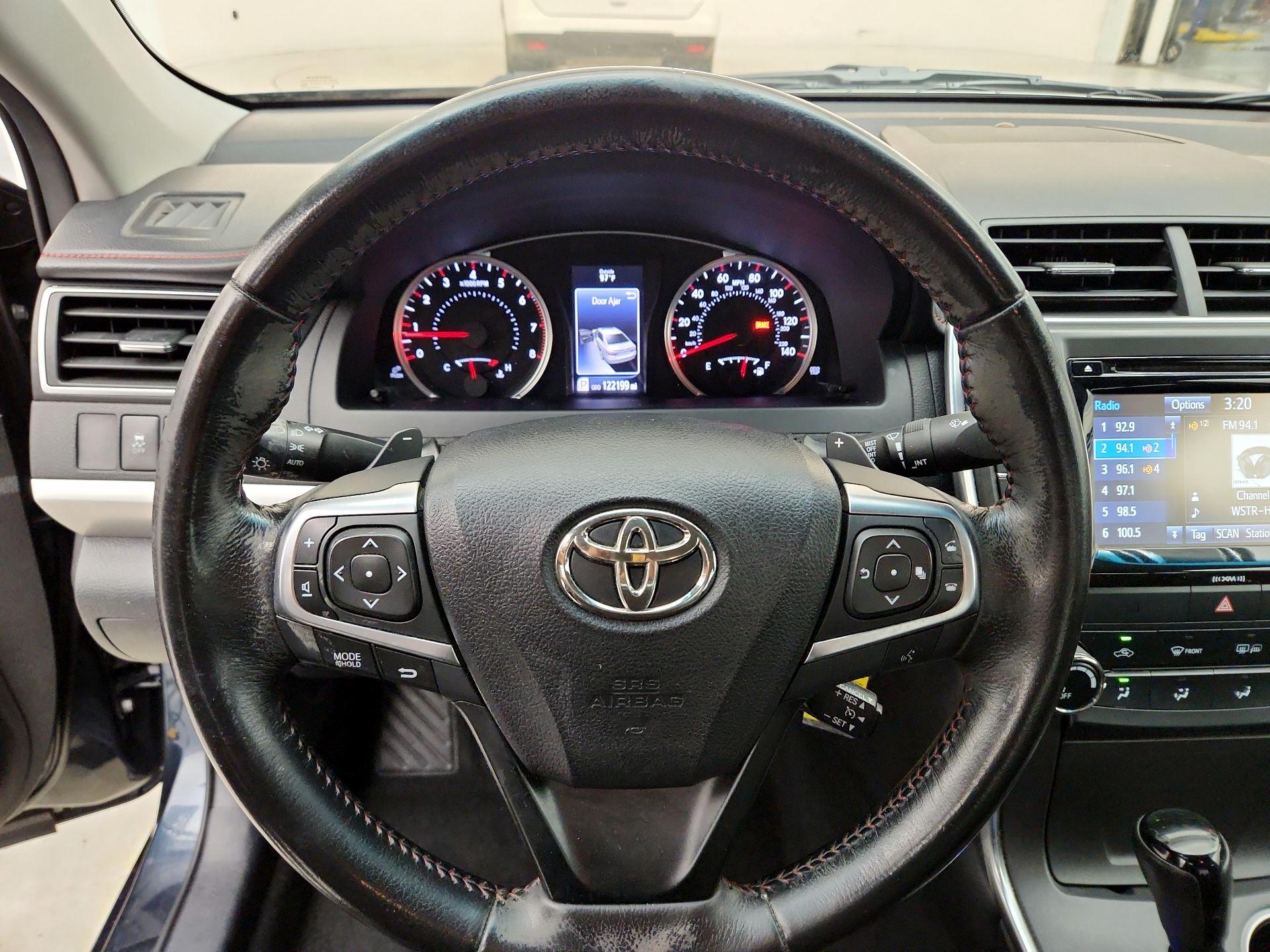 Thumbnail: 2016 Toyota Camry - 10