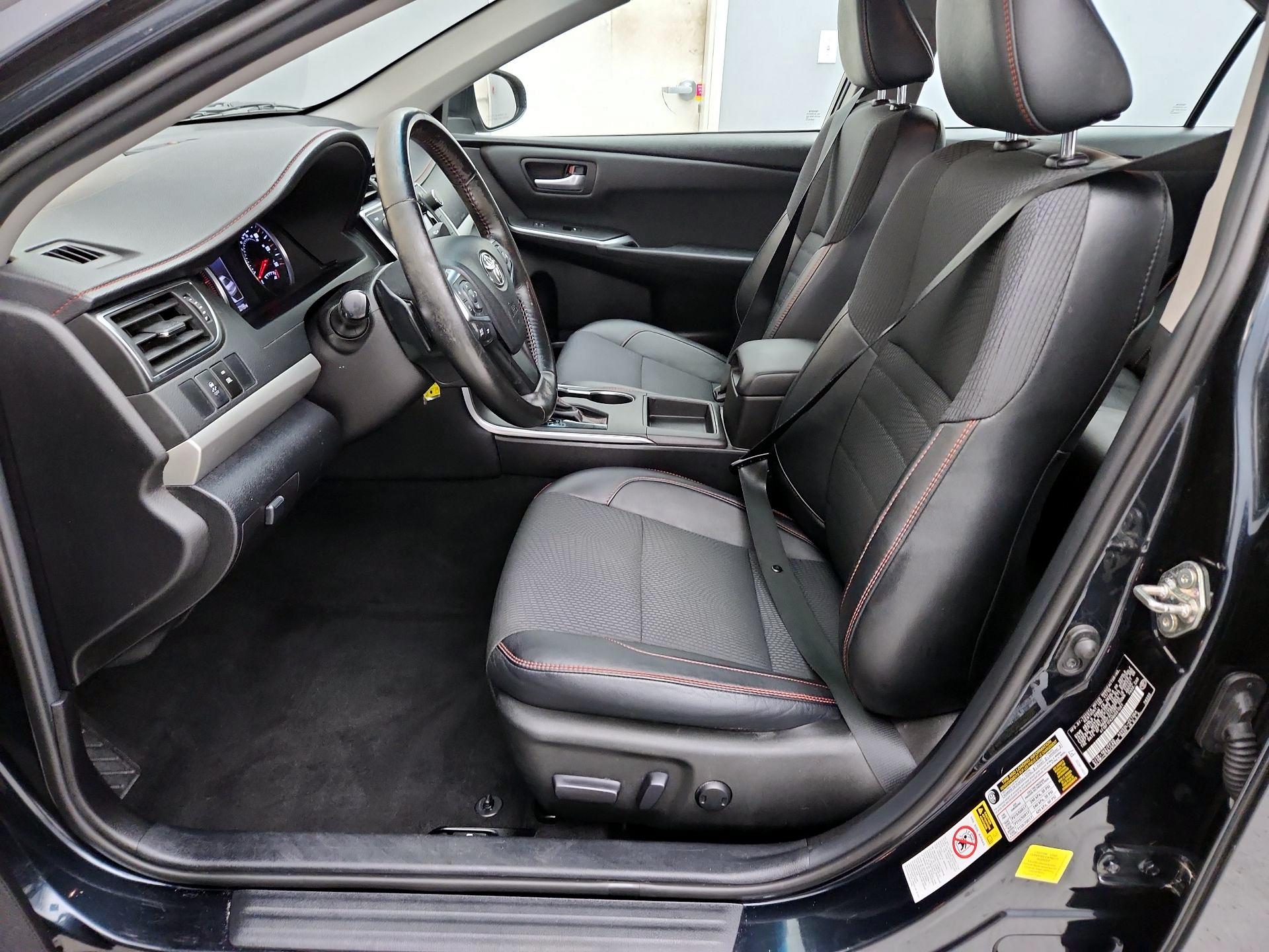 Thumbnail: 2016 Toyota Camry - 11
