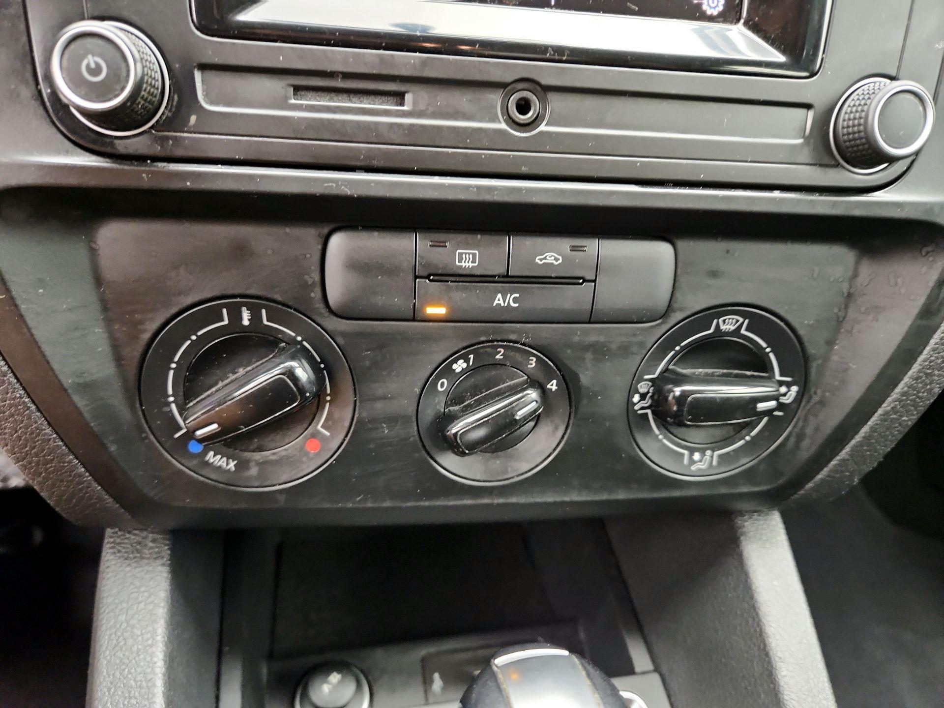 Thumbnail: 2016 Volkswagen Jetta - 15