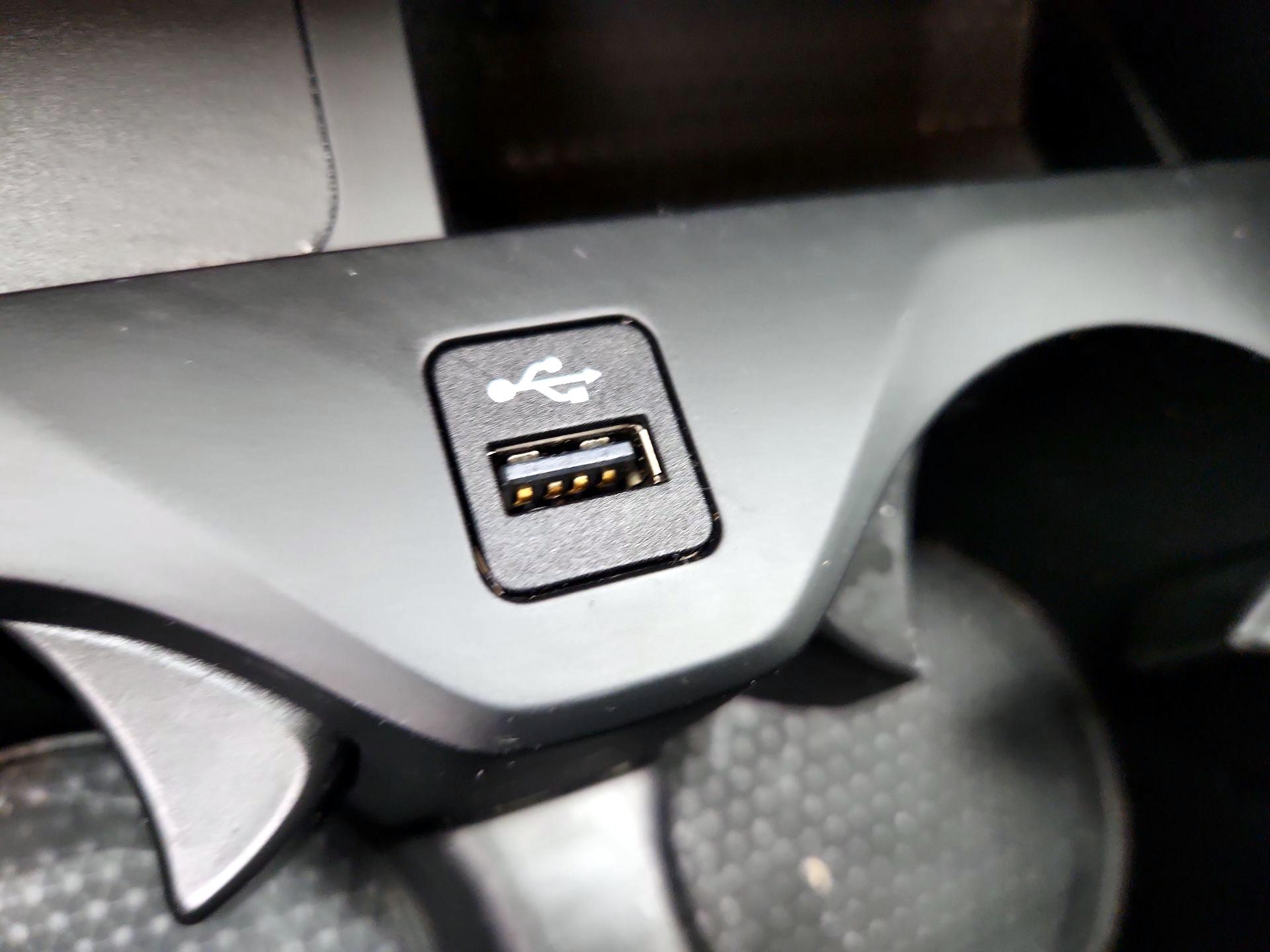 Thumbnail: 2023 BMW X6 - 19