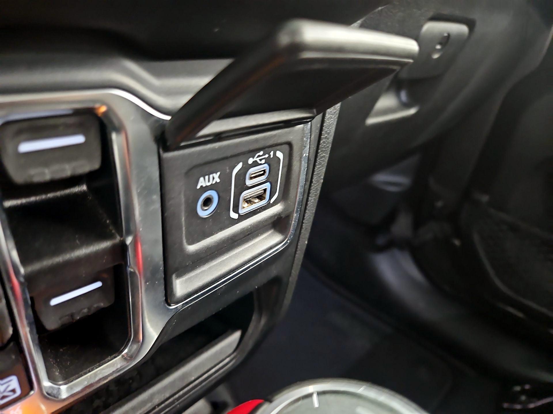 Thumbnail: 2022 Jeep Wrangler - 18