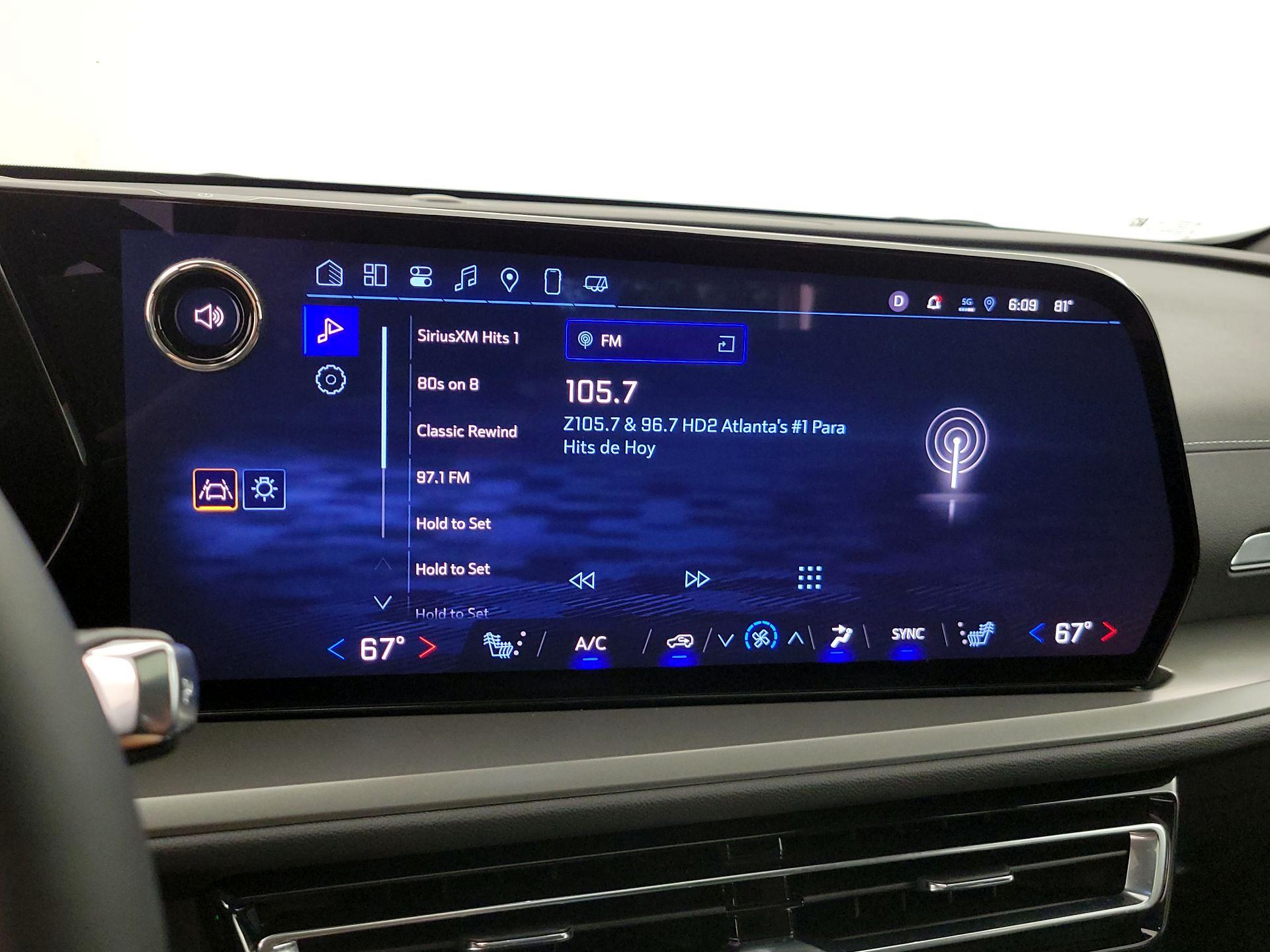 Thumbnail: 2025 Chevrolet Traverse - 16