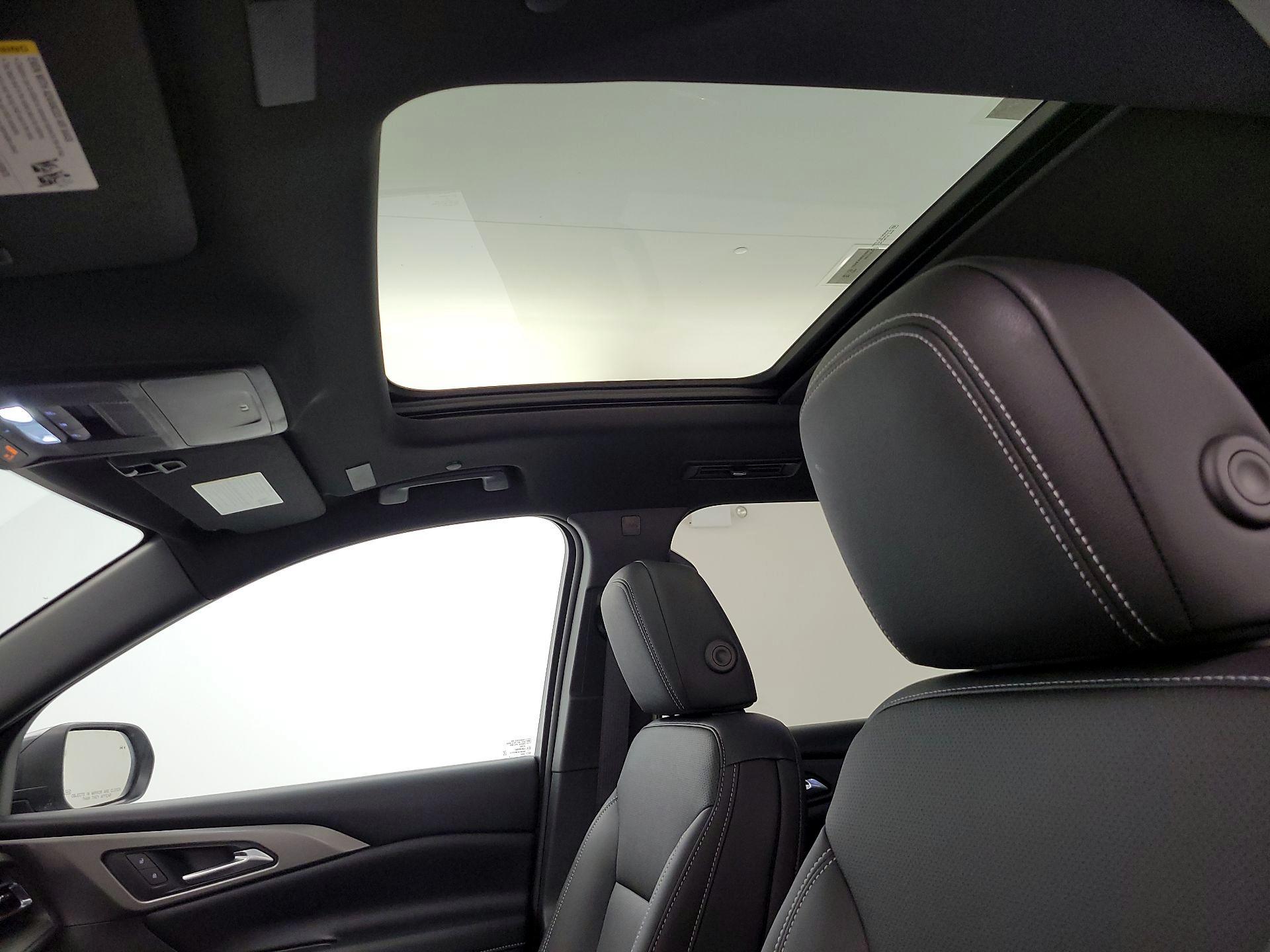 Thumbnail: 2025 Chevrolet Traverse - 20