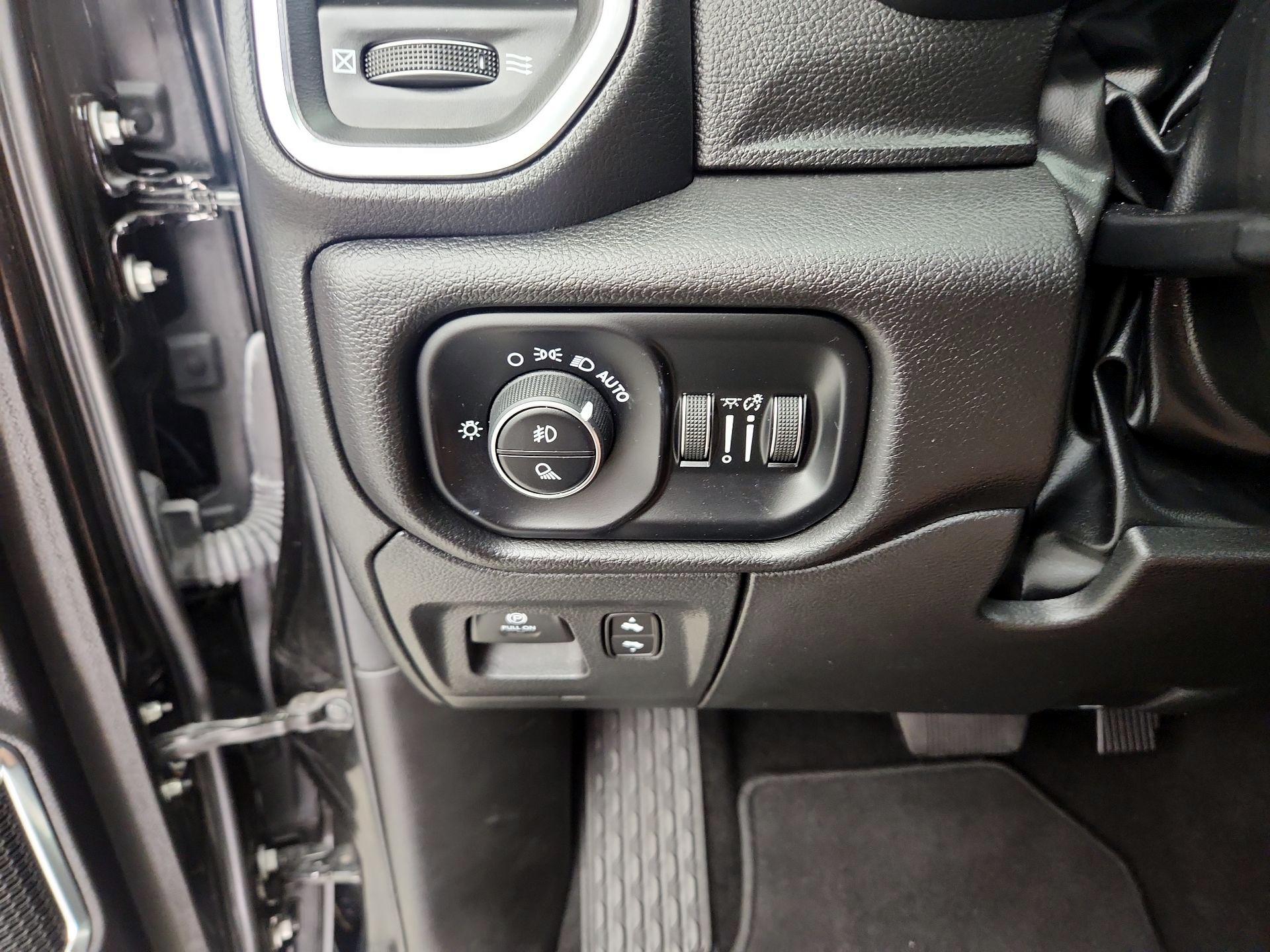 Thumbnail: 2025 RAM 1500 - 13