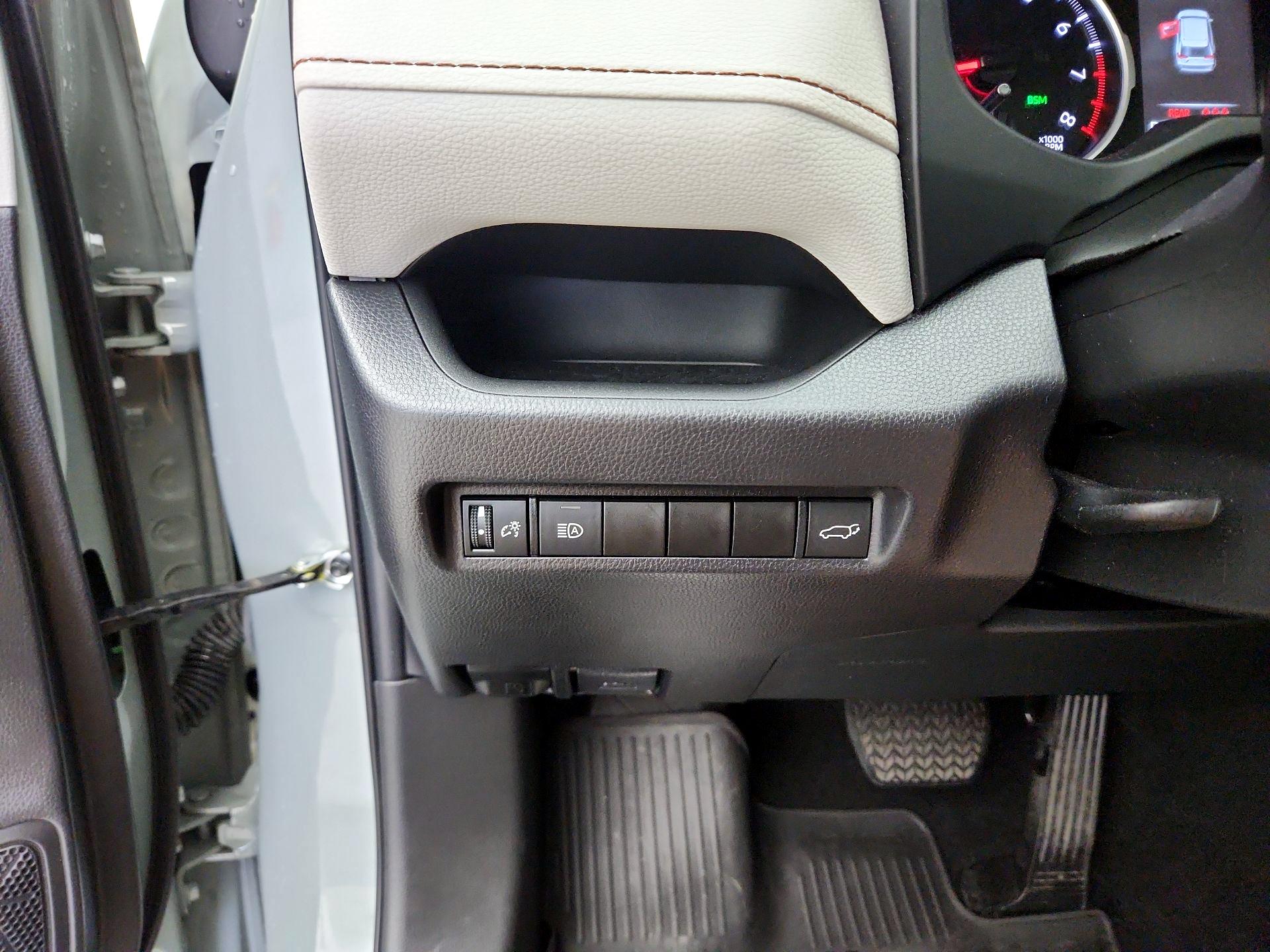Thumbnail: 2022 Toyota RAV4 - 13