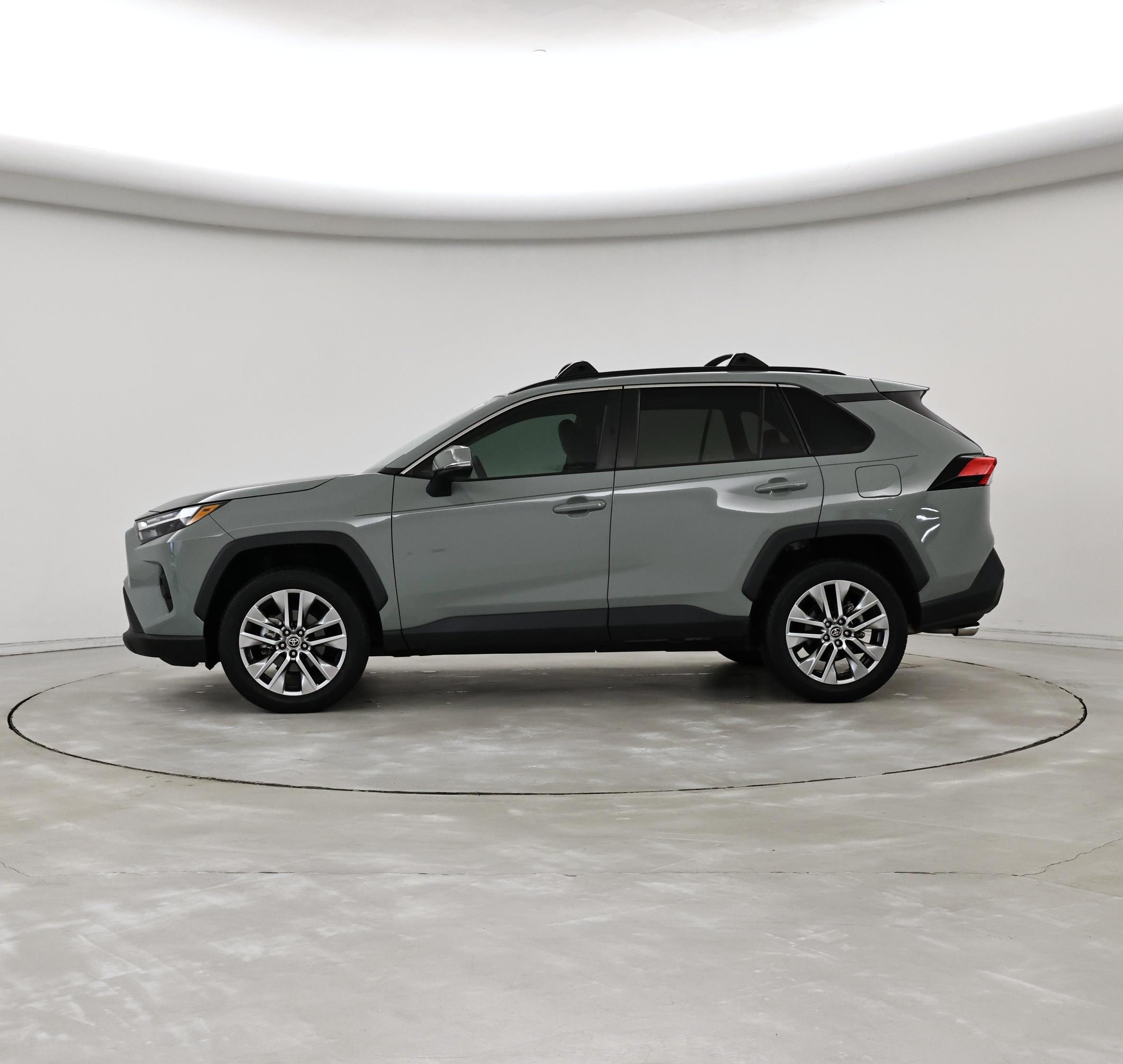 Thumbnail: 2022 Toyota RAV4 - 3