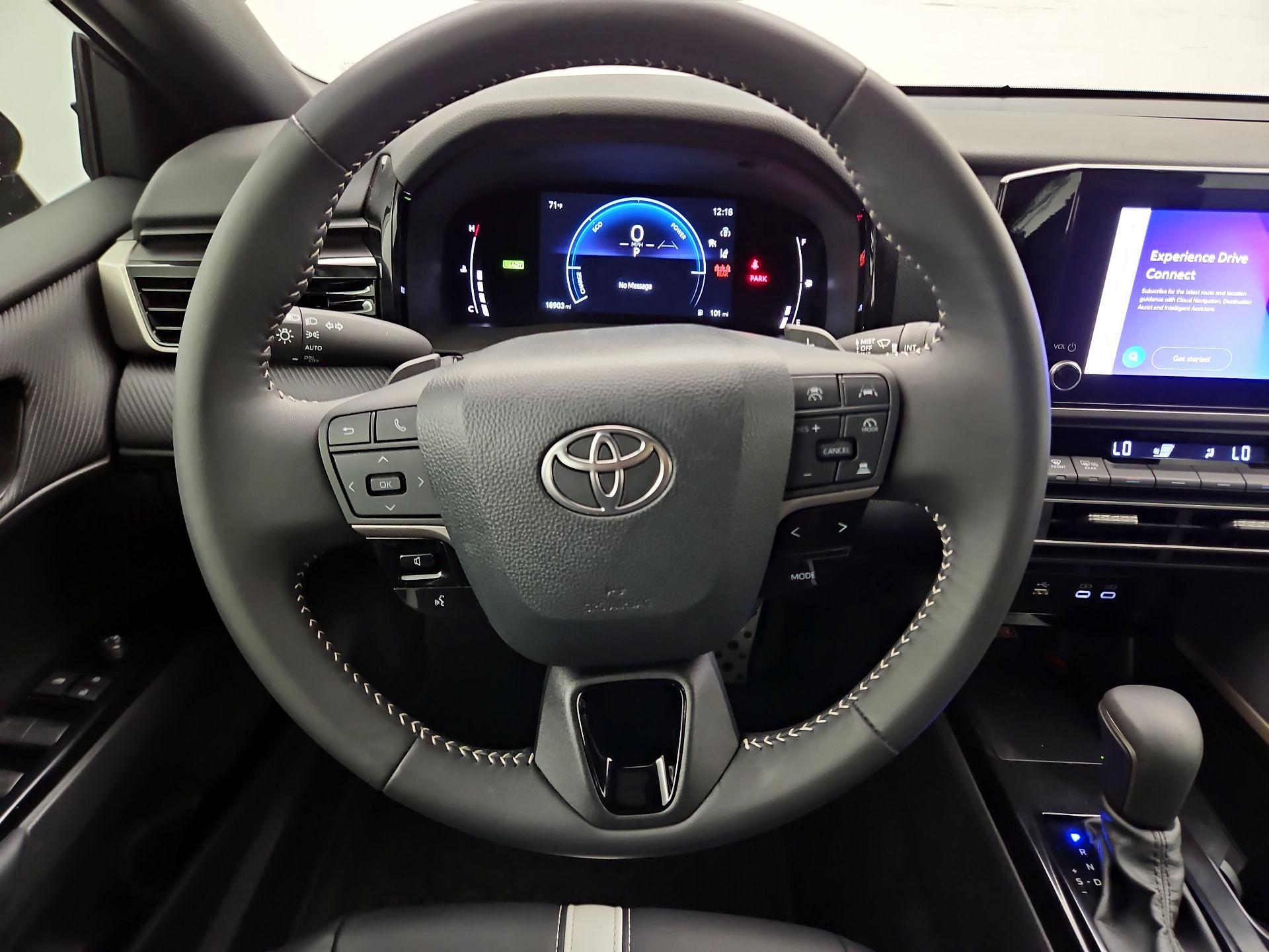 Thumbnail: 2025 Toyota Camry - 10