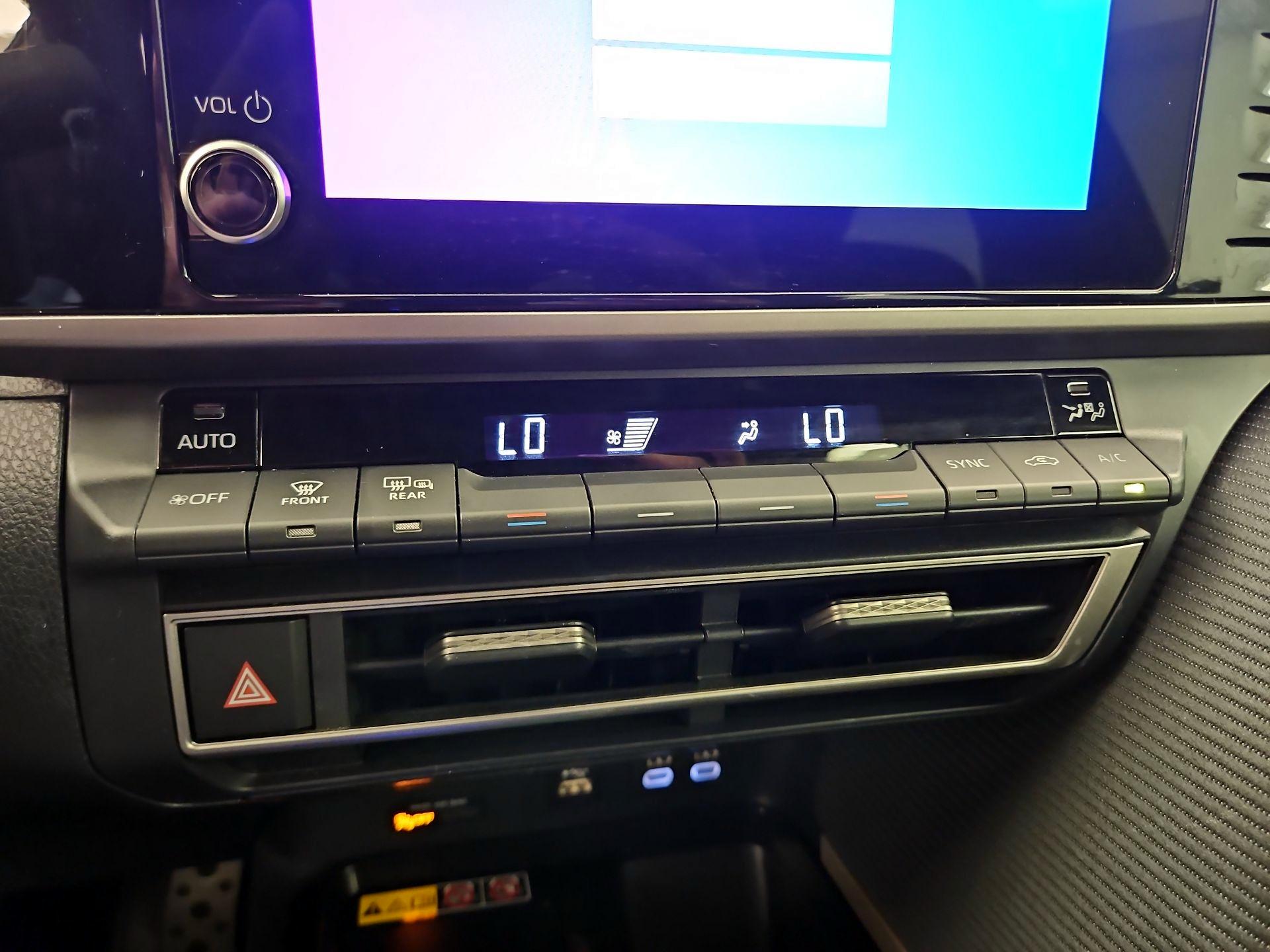 Thumbnail: 2025 Toyota Camry - 16