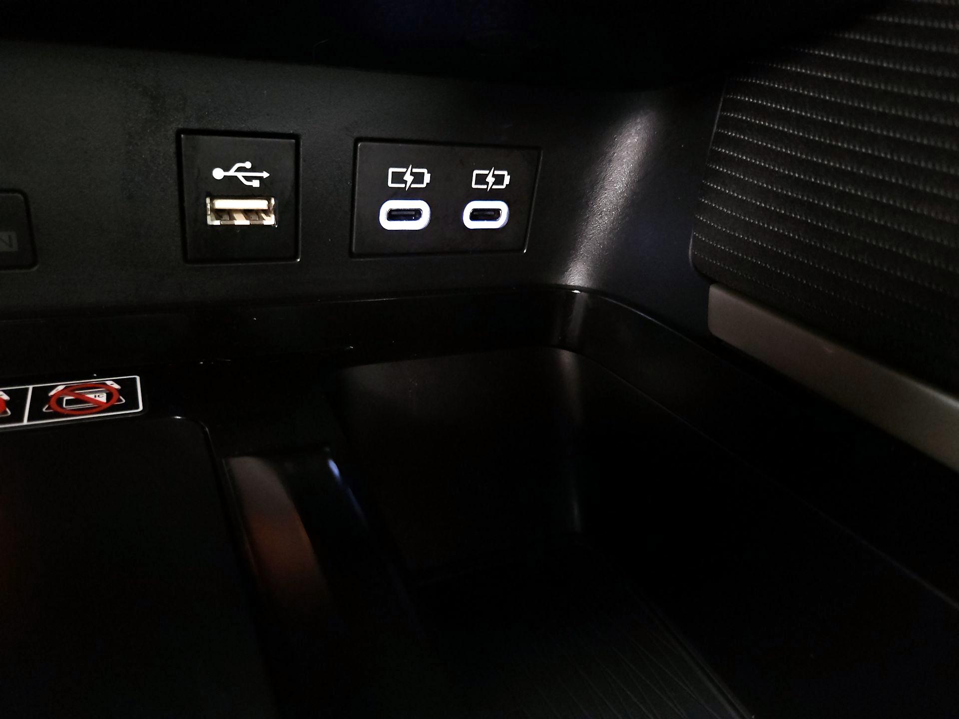 Thumbnail: 2025 Toyota Camry - 18