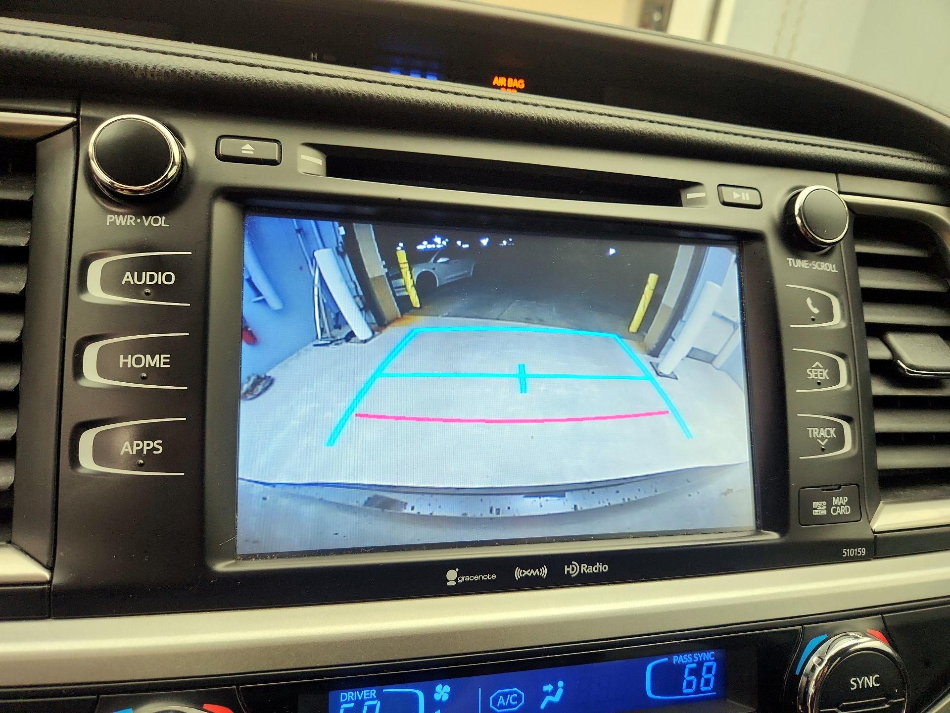 Thumbnail: 2016 Toyota Highlander - 14