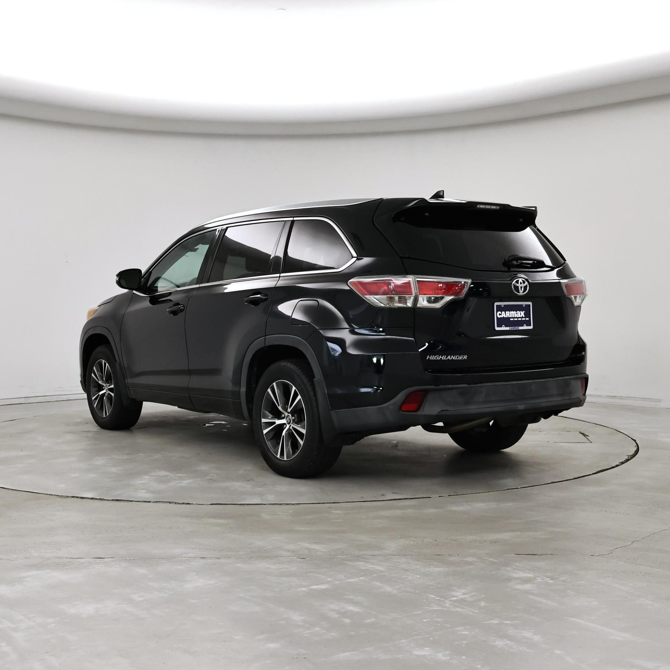 Thumbnail: 2016 Toyota Highlander - 2
