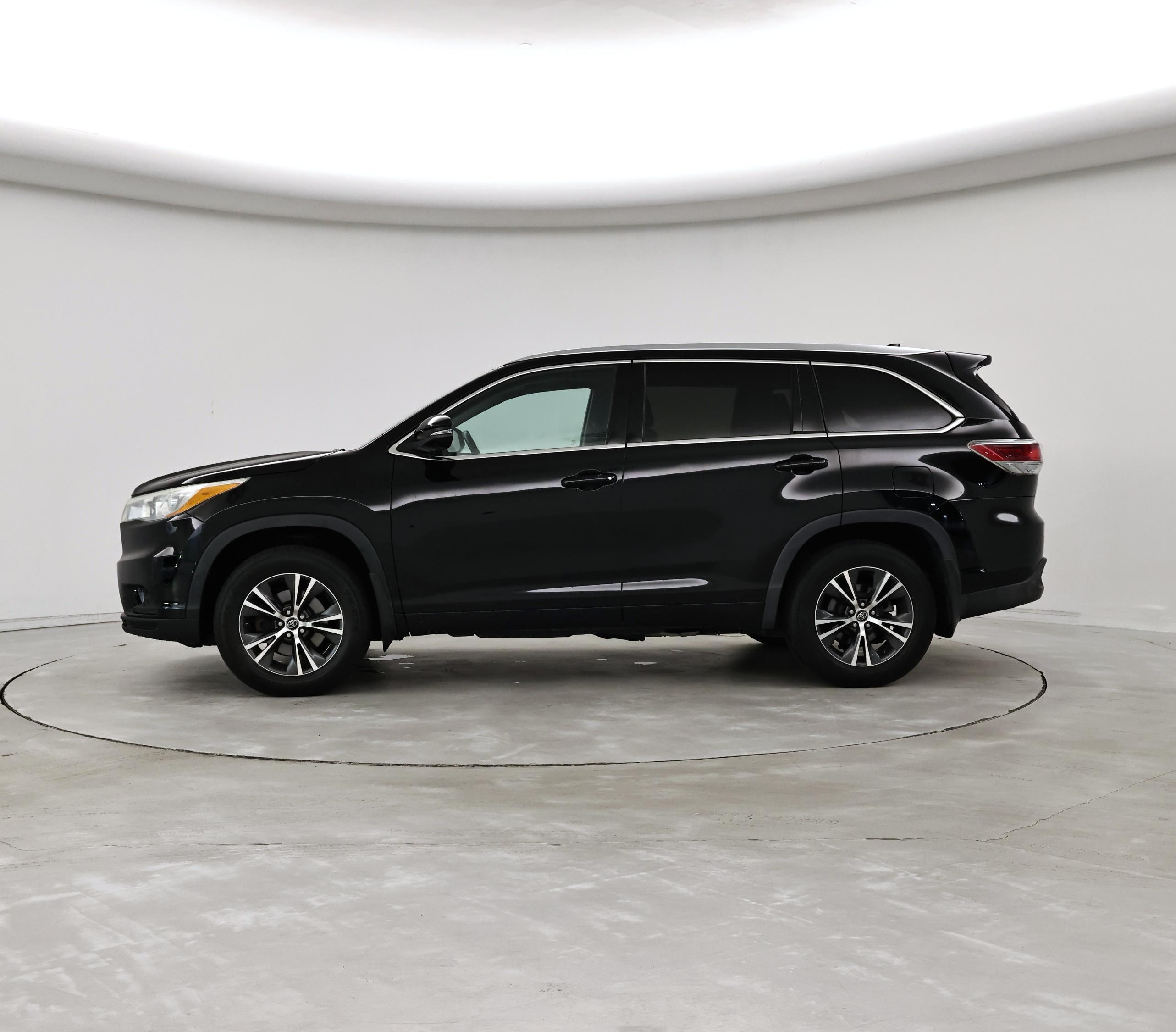 Thumbnail: 2016 Toyota Highlander - 3
