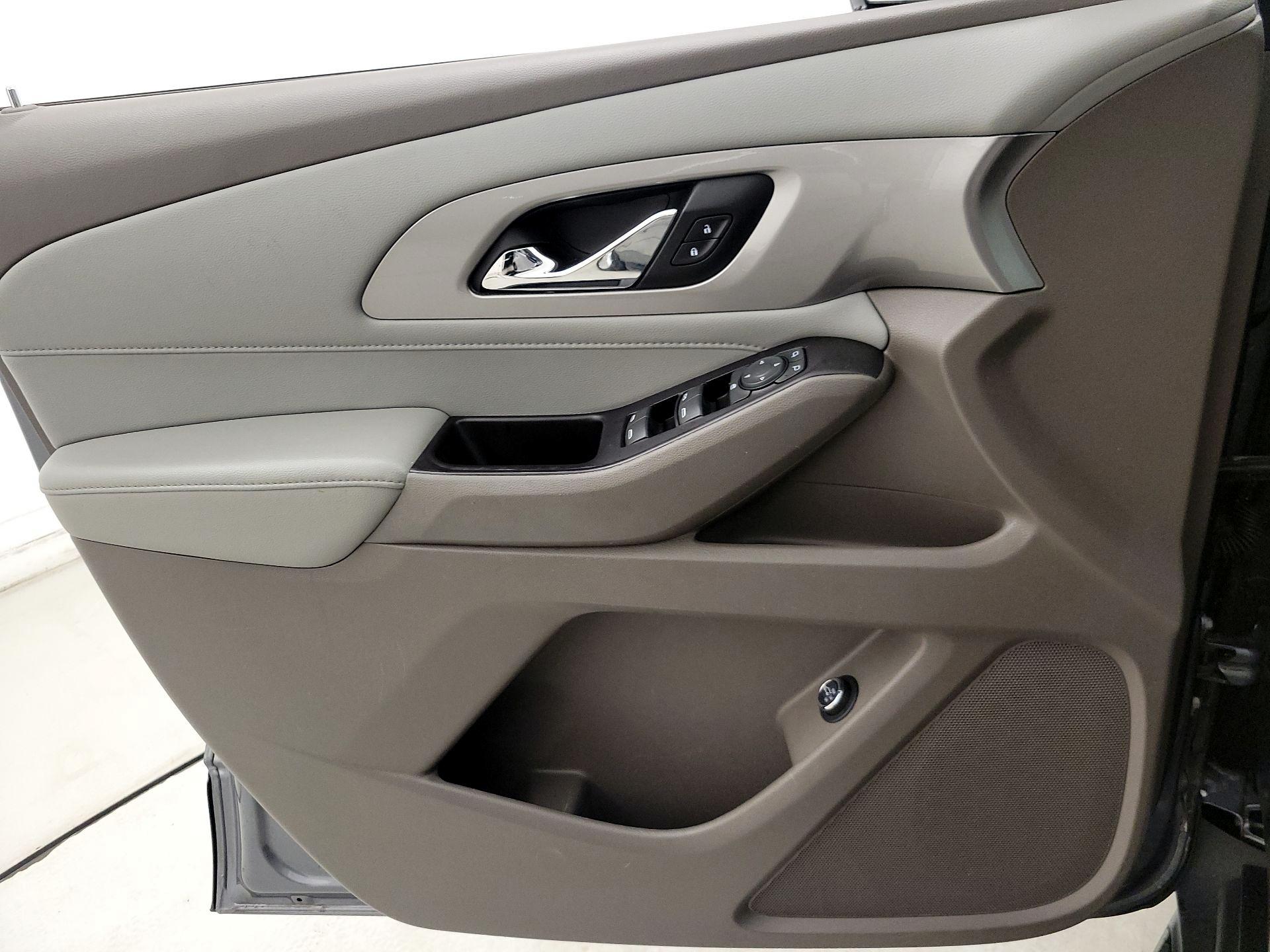 Thumbnail: 2019 Chevrolet Traverse - 12