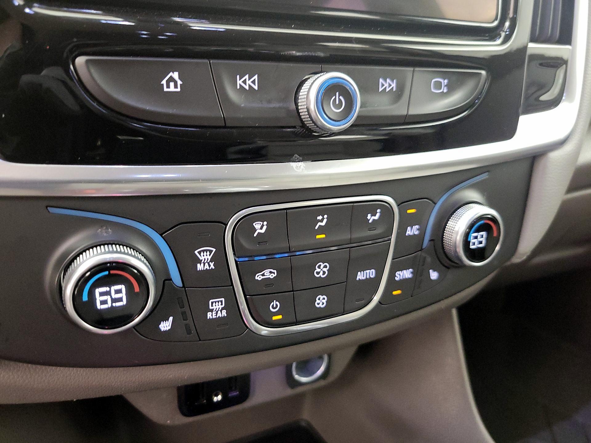 Thumbnail: 2019 Chevrolet Traverse - 17