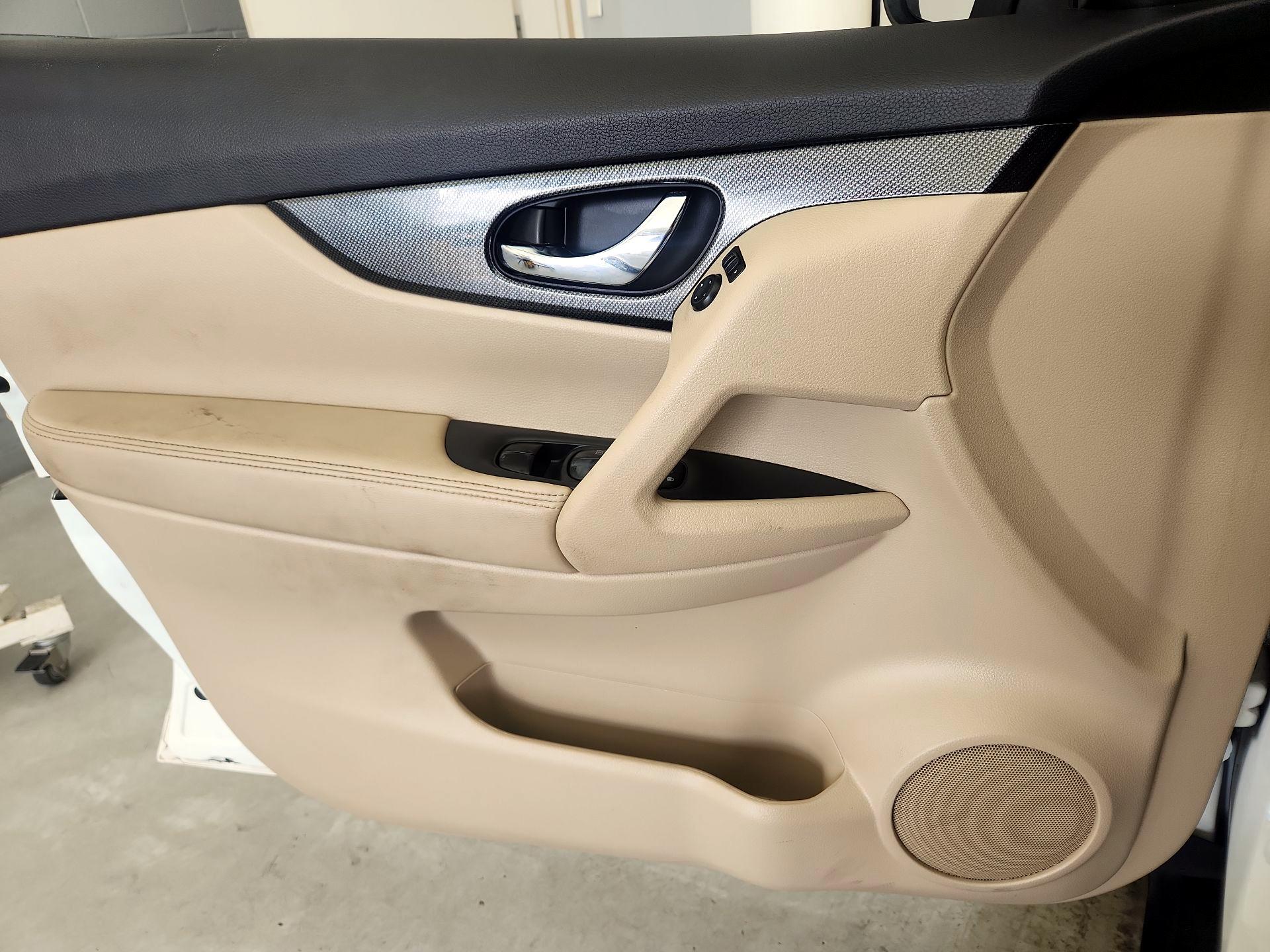 Thumbnail: 2014 Nissan Rogue - 12