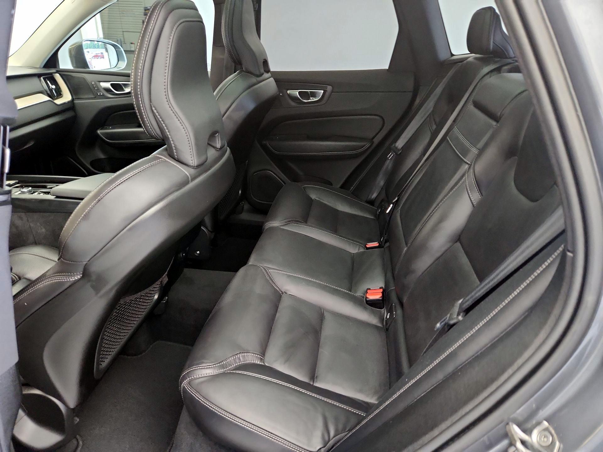 Thumbnail: 2021 Volvo XC60 - 20
