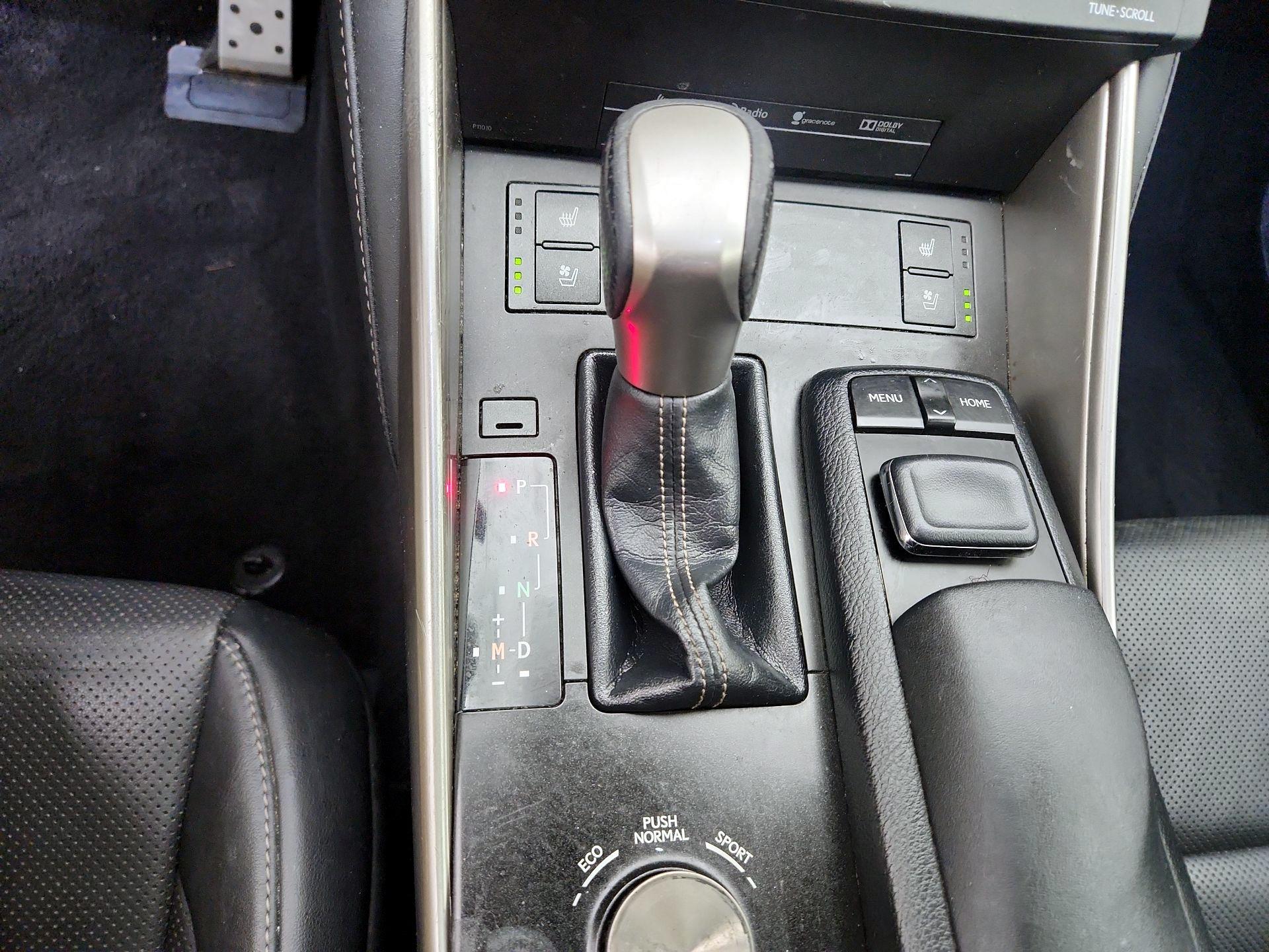 Thumbnail: 2016 Lexus IS - 18