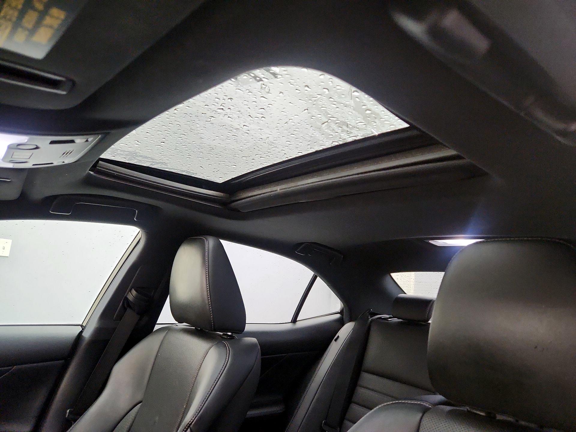 Thumbnail: 2016 Lexus IS - 20