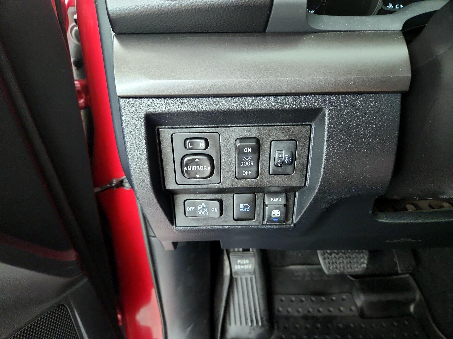 Thumbnail: 2019 Toyota Tundra - 13