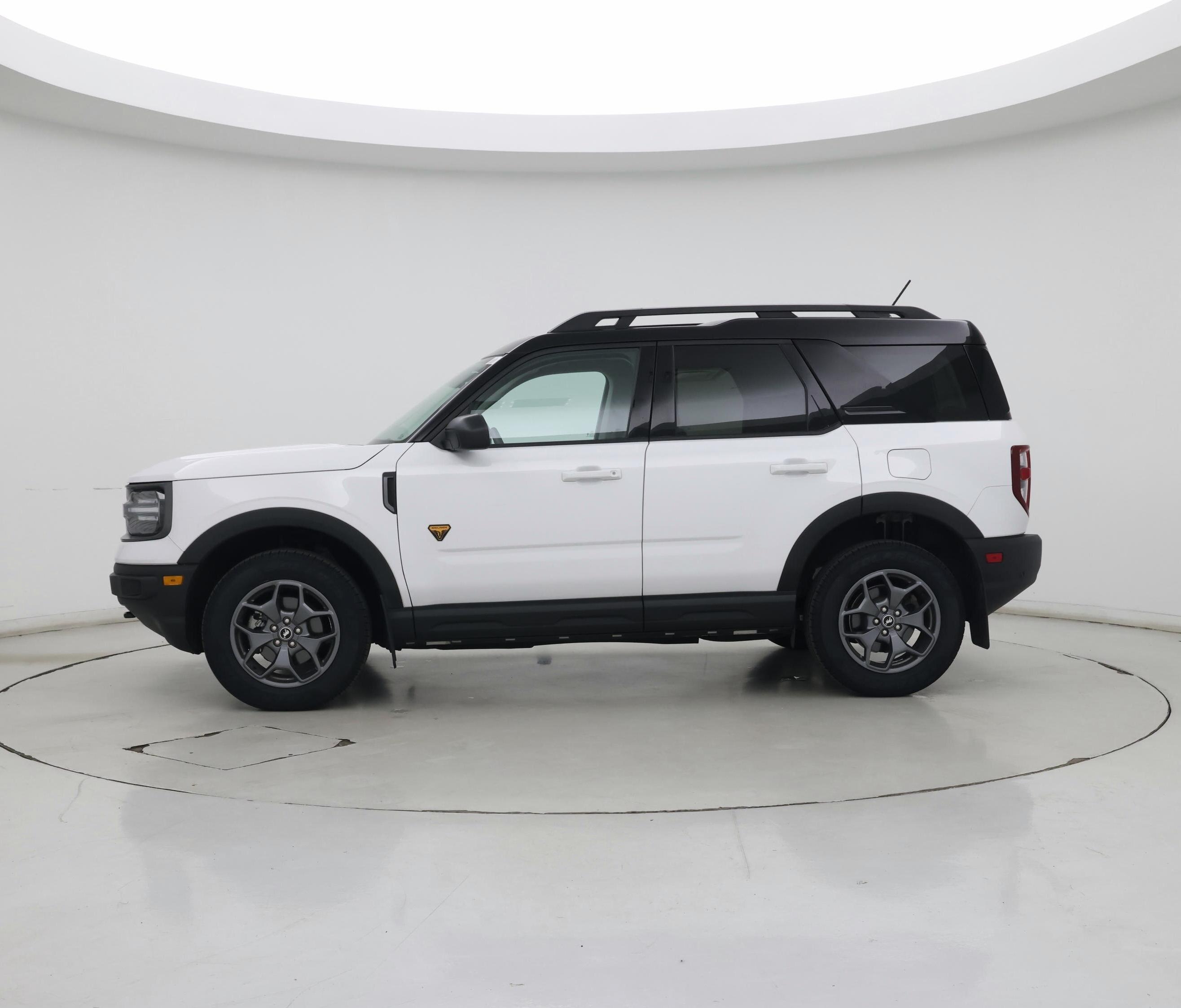 Thumbnail: 2022 Ford Bronco Sport - 3