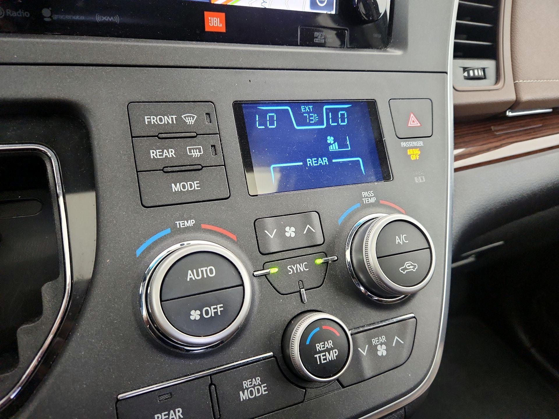 Thumbnail: 2017 Toyota Sienna - 16